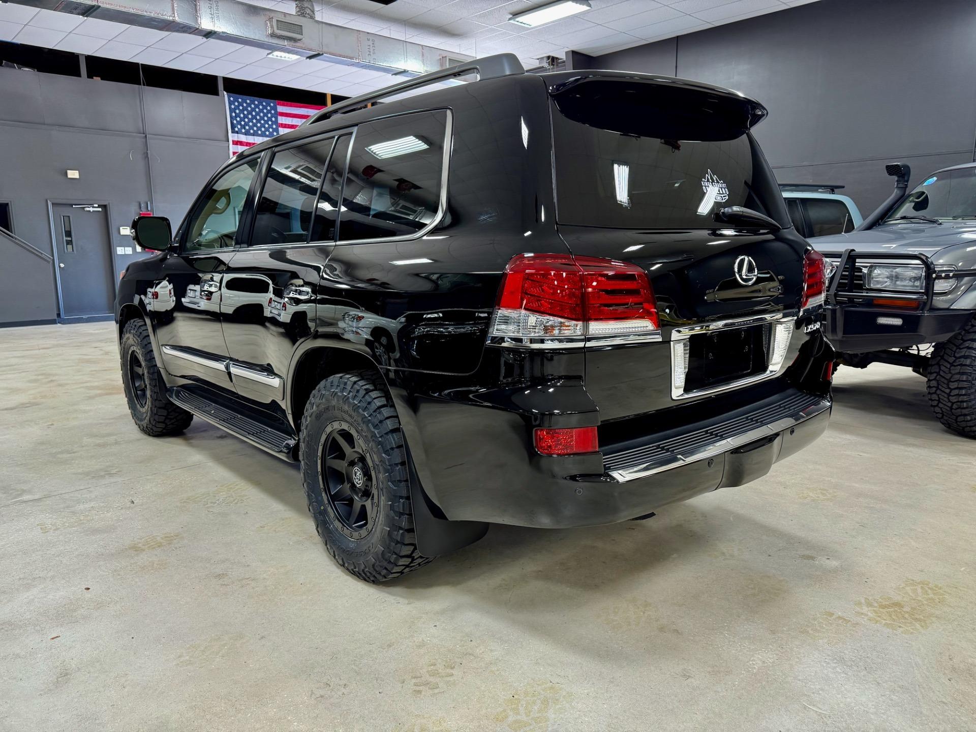 2014 Lexus LX 570