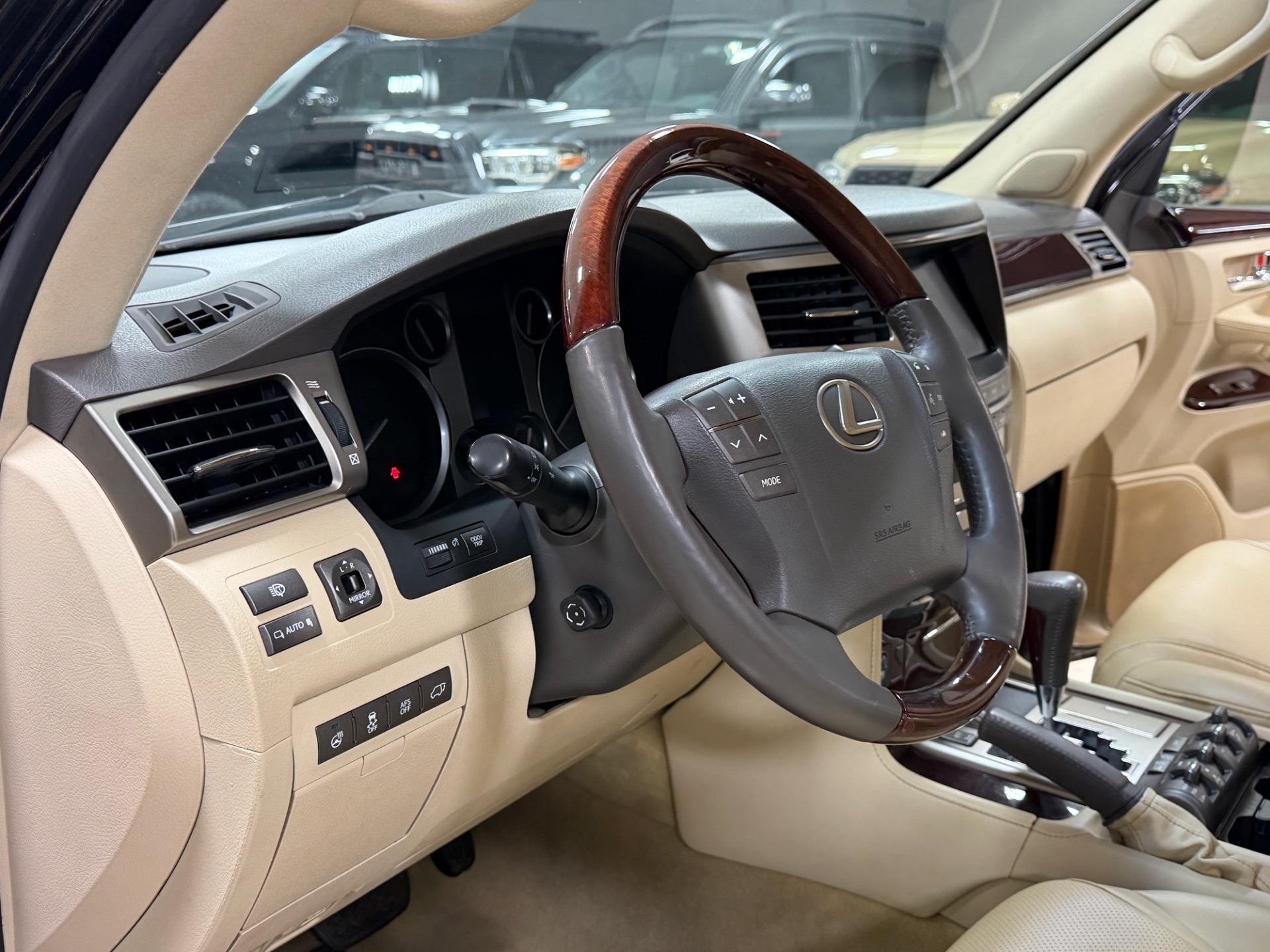 2014 Lexus LX 570
