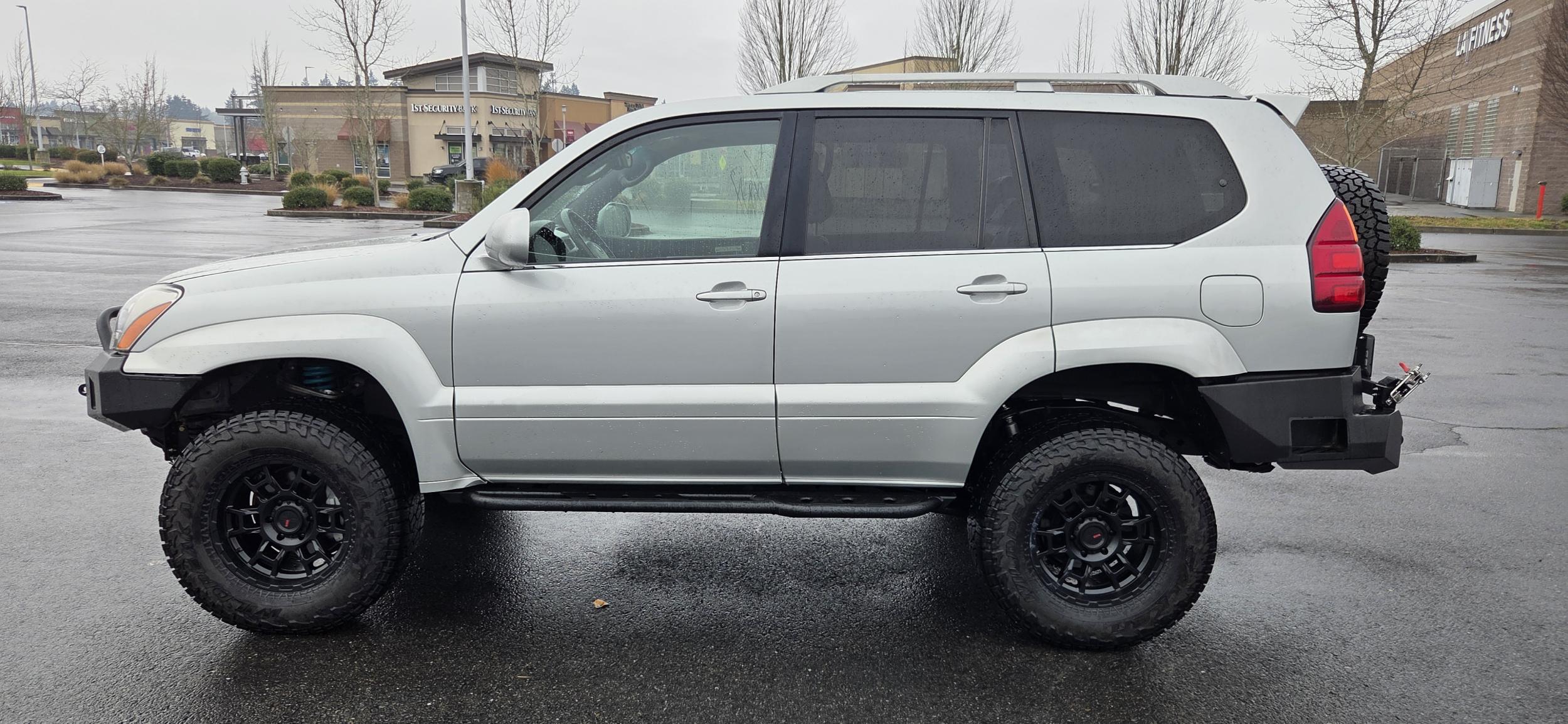 Modified 2004 Lexus GX 470 - 3