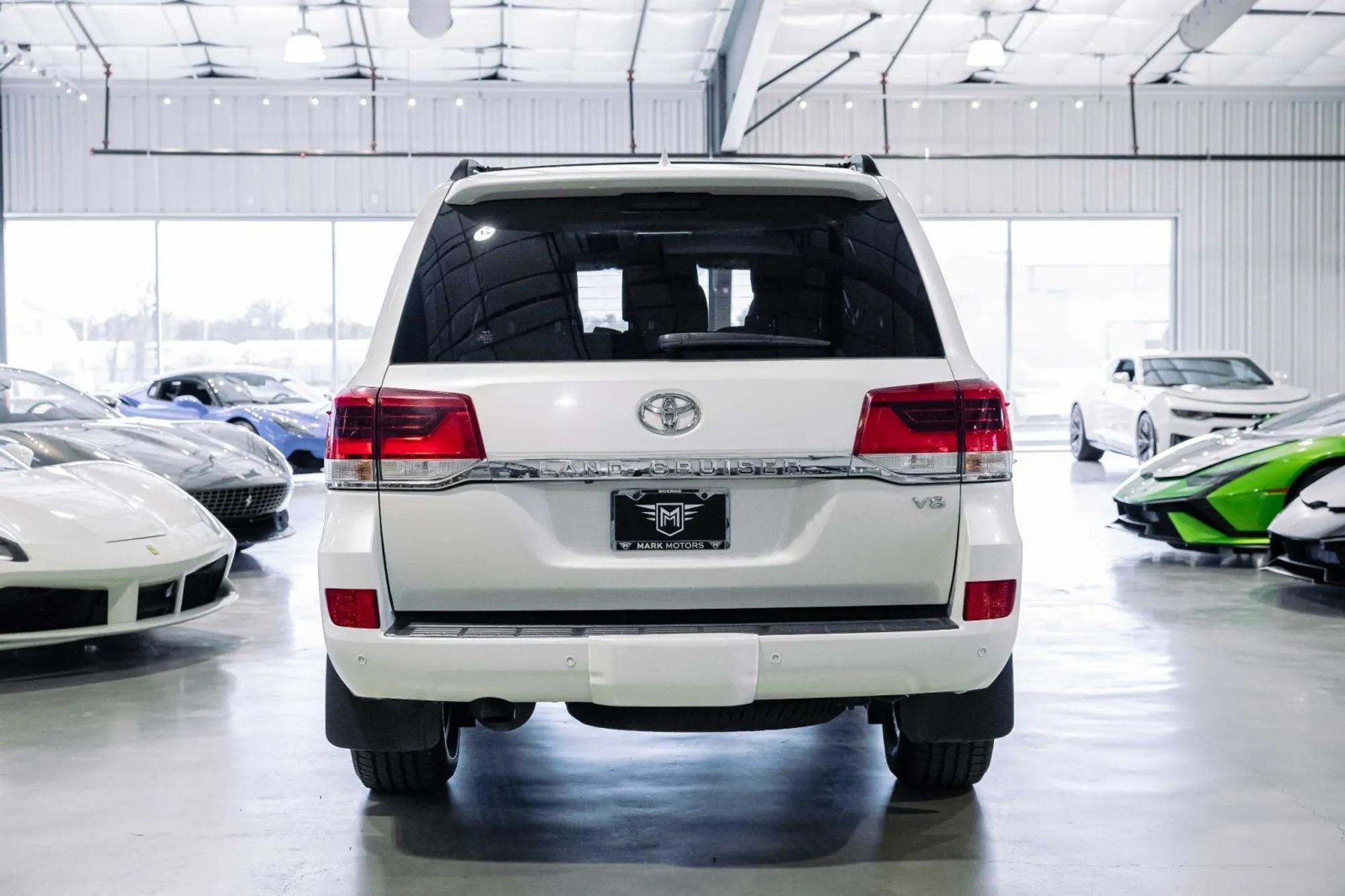 2018 Toyota Land Cruiser - 5