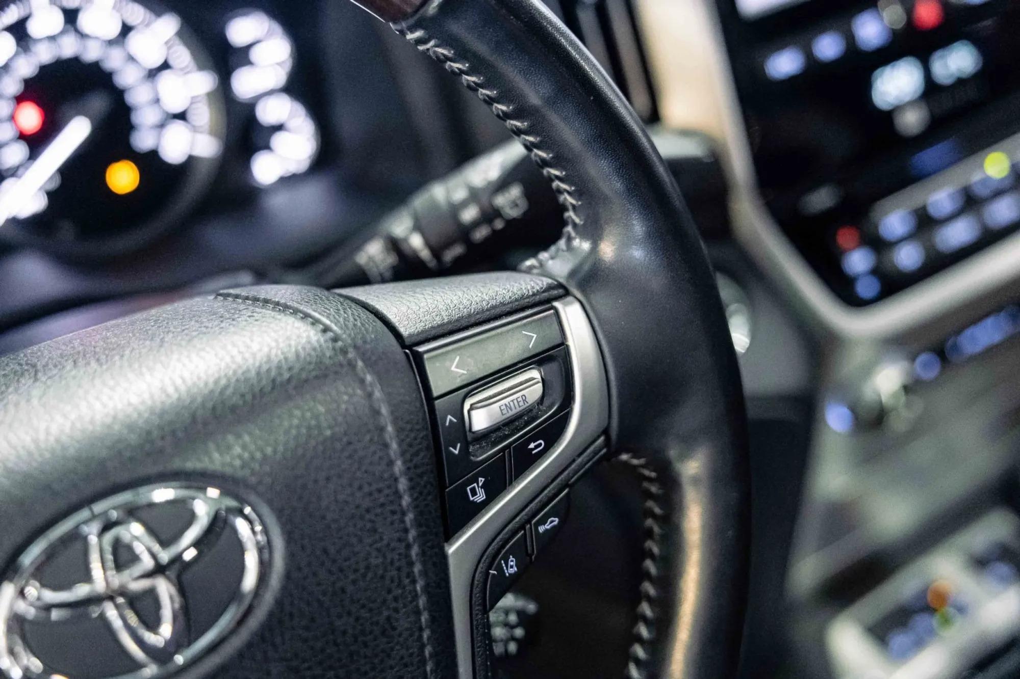 2018 Toyota Land Cruiser