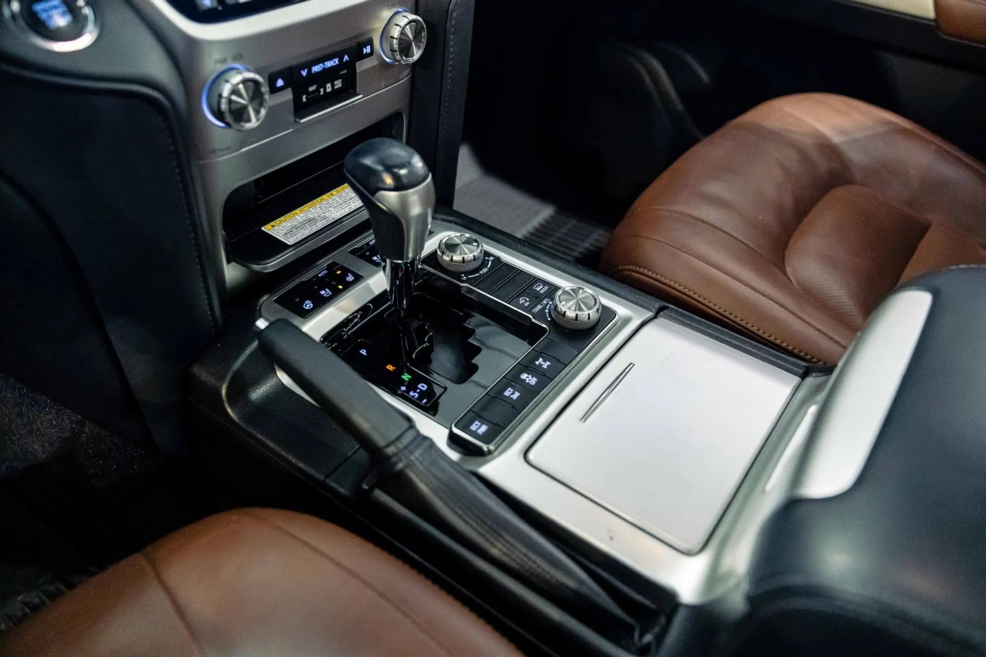 2018 Toyota Land Cruiser