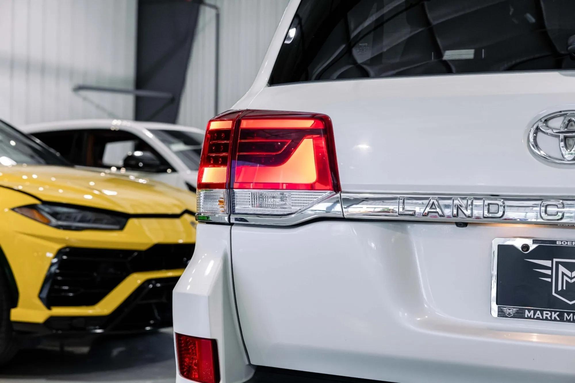 2018 Toyota Land Cruiser