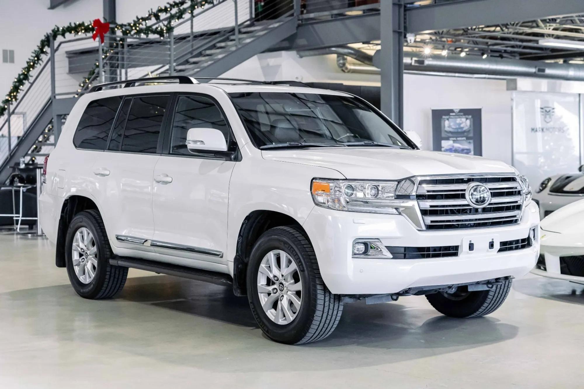 2018 Toyota Land Cruiser