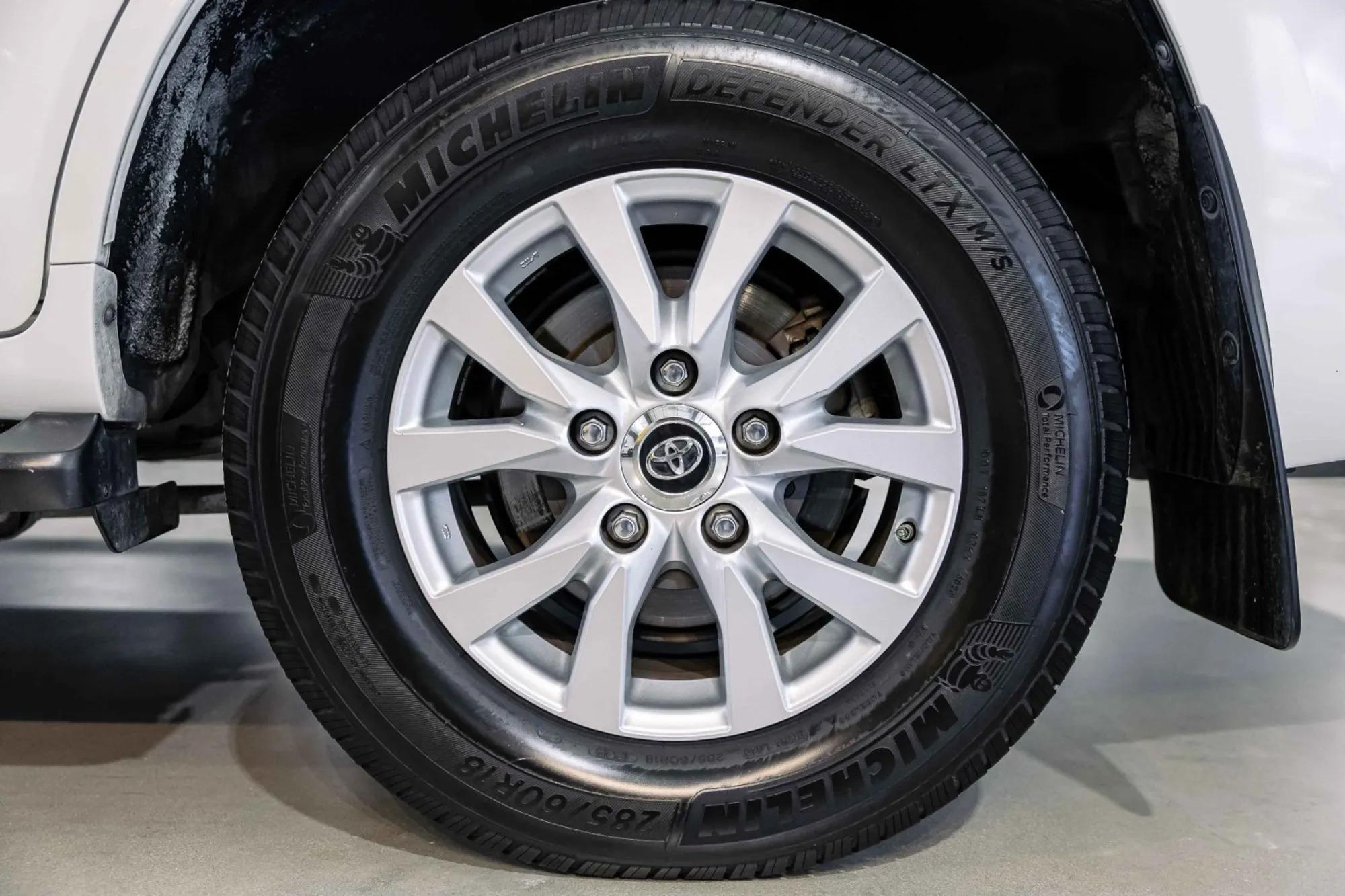 2018 Toyota Land Cruiser