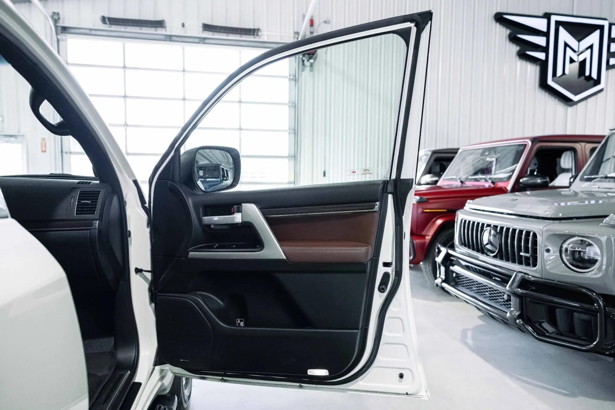 2018 Toyota Land Cruiser