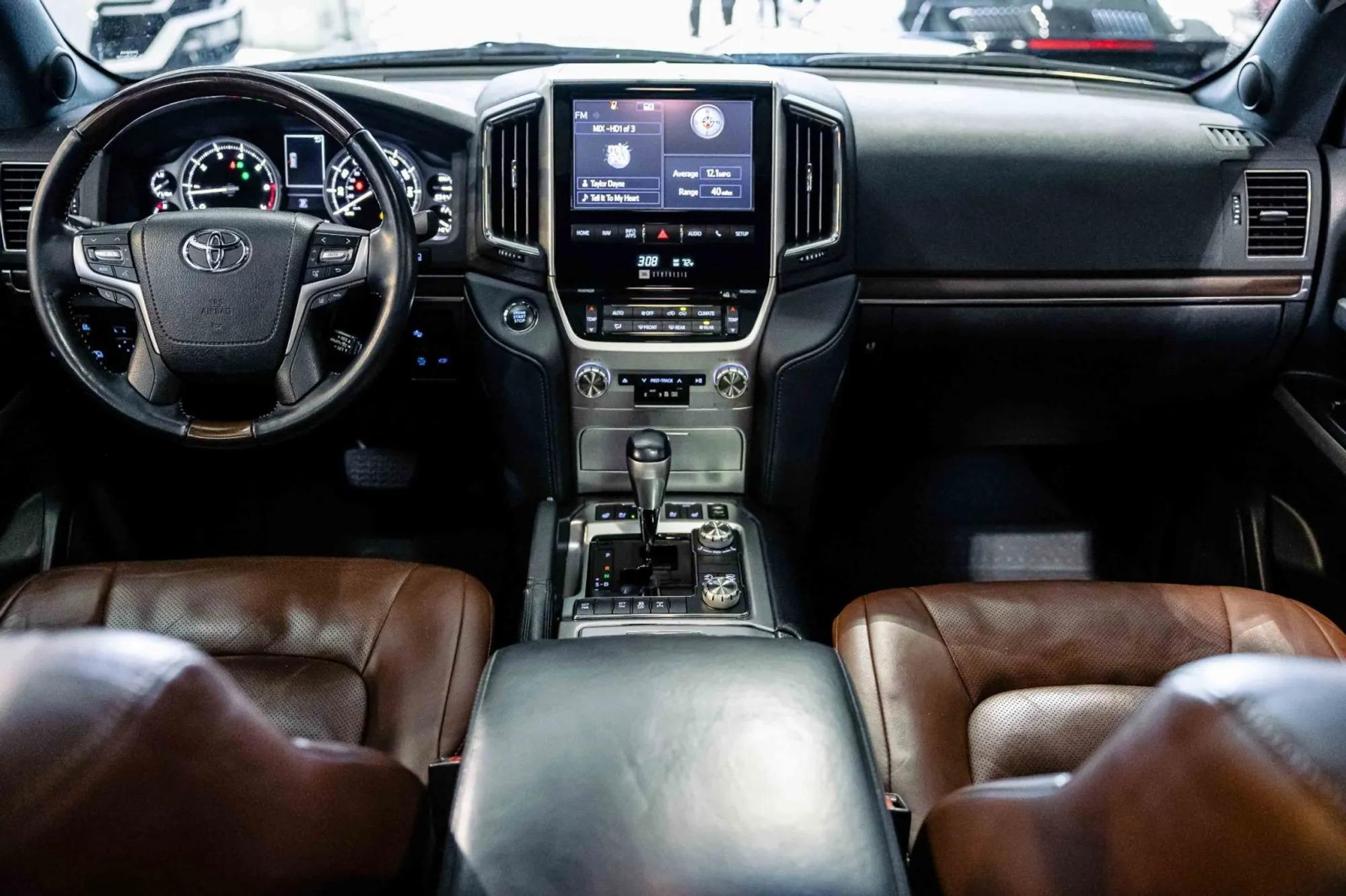 2018 Toyota Land Cruiser