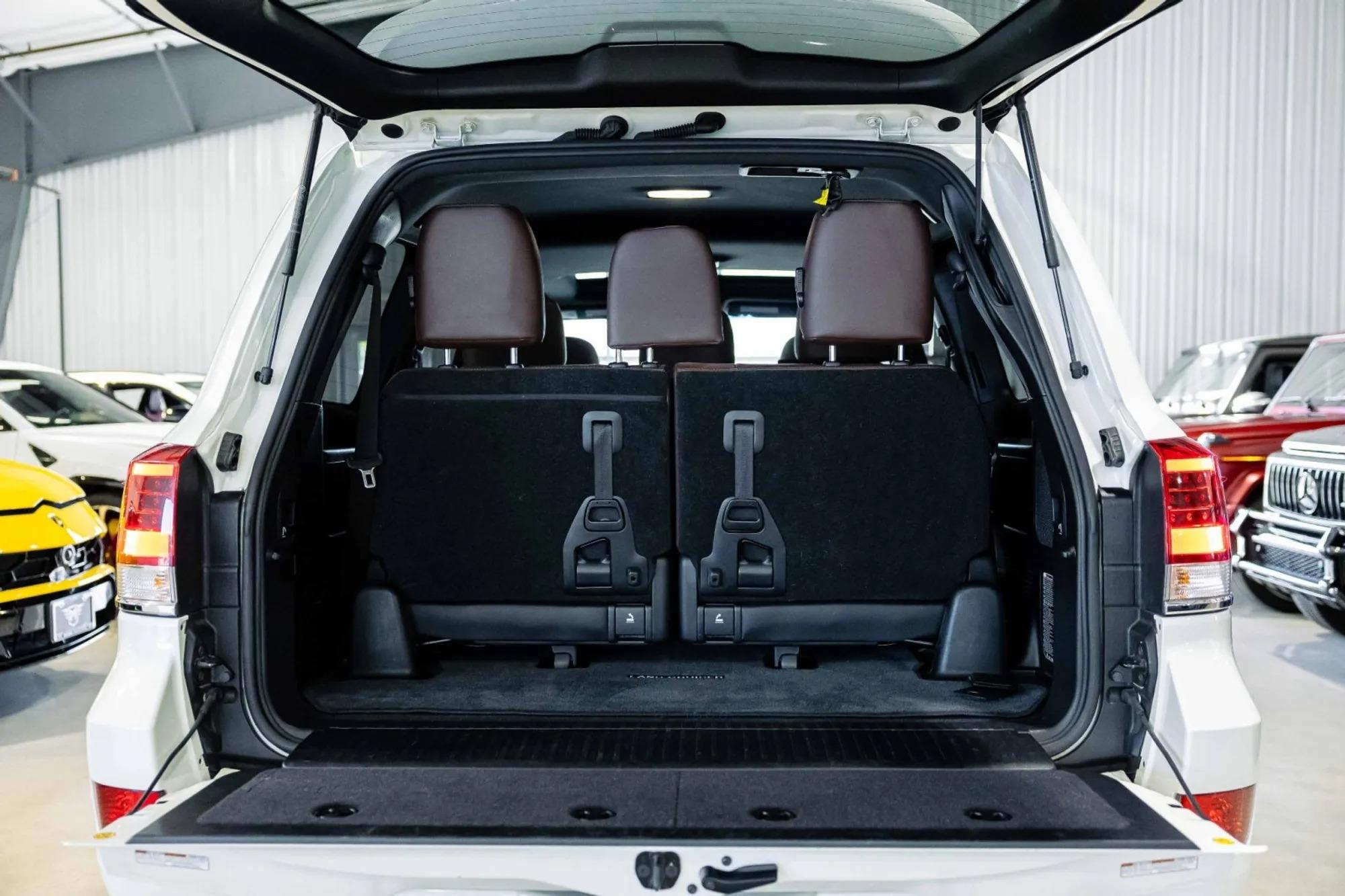 2018 Toyota Land Cruiser