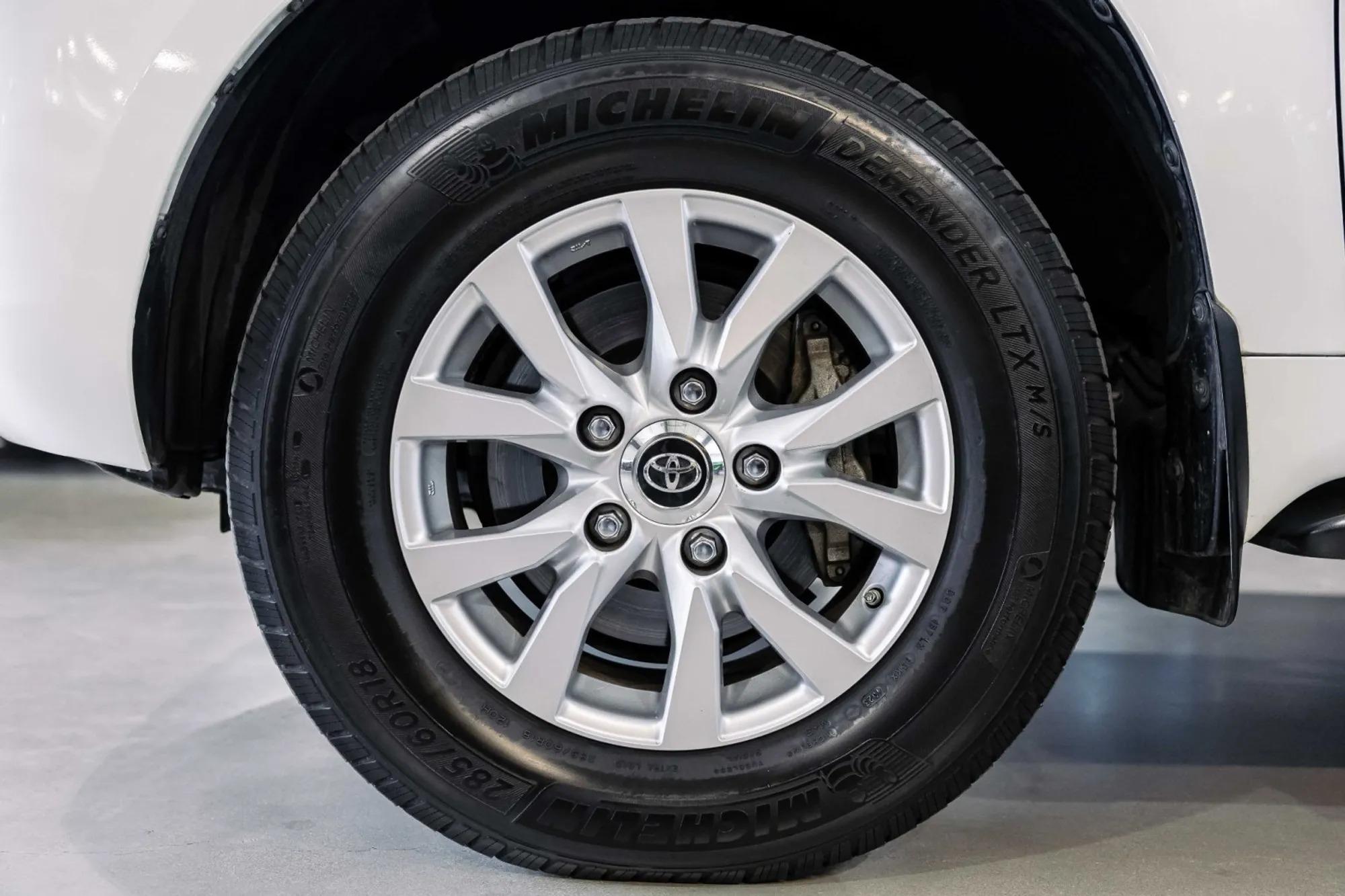 2018 Toyota Land Cruiser