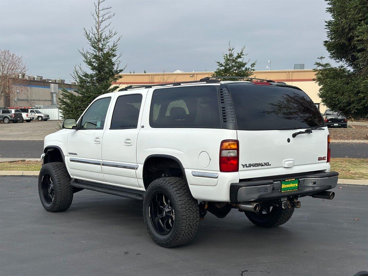 2002 GMC Yukon XL 2500 SLT - 2