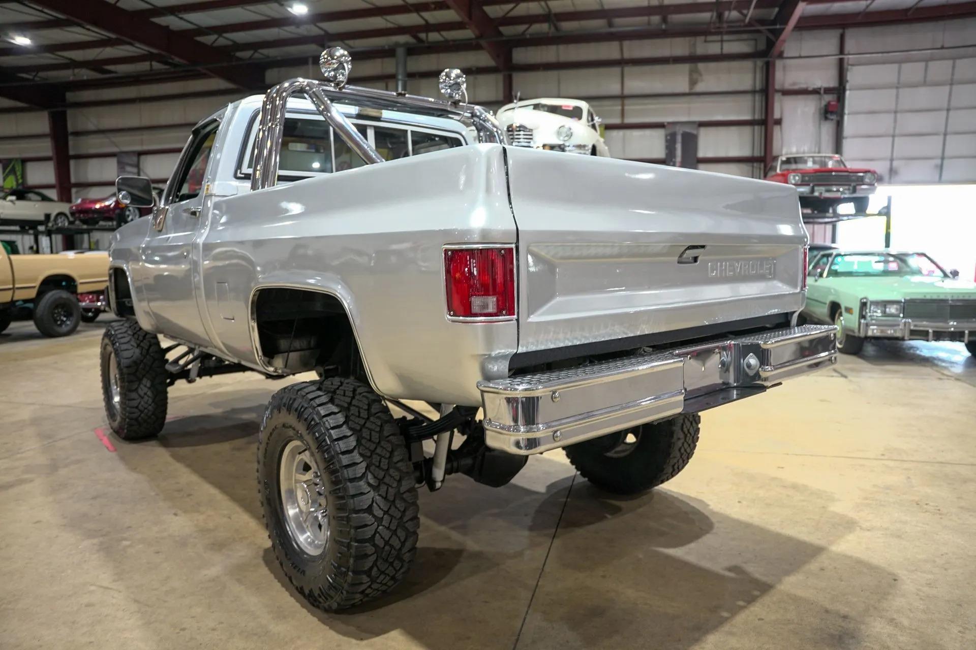 Lifted 1985 Chevrolet K10
