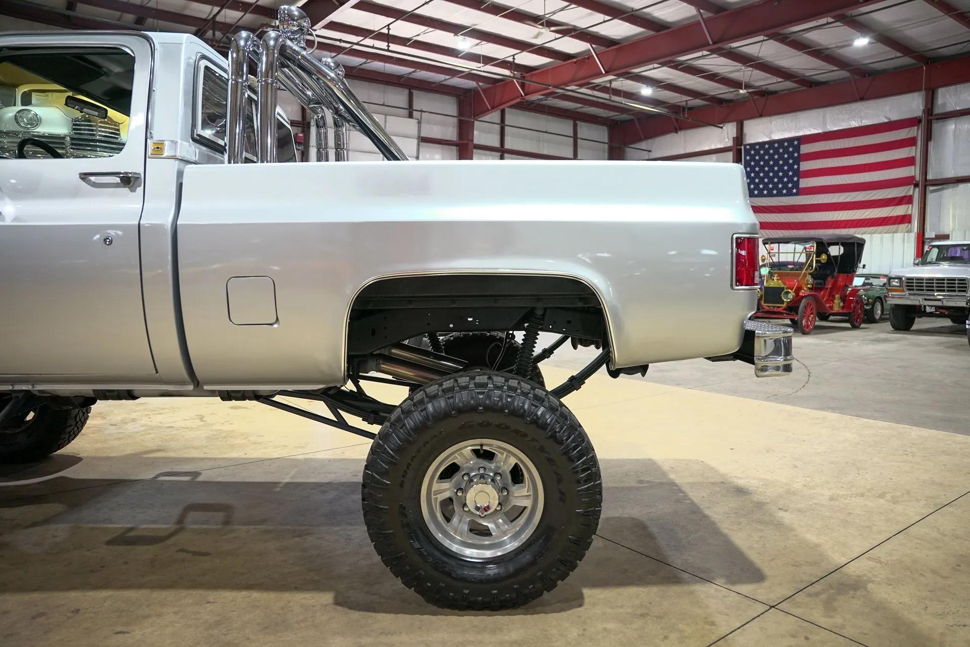 Lifted 1985 Chevrolet K10