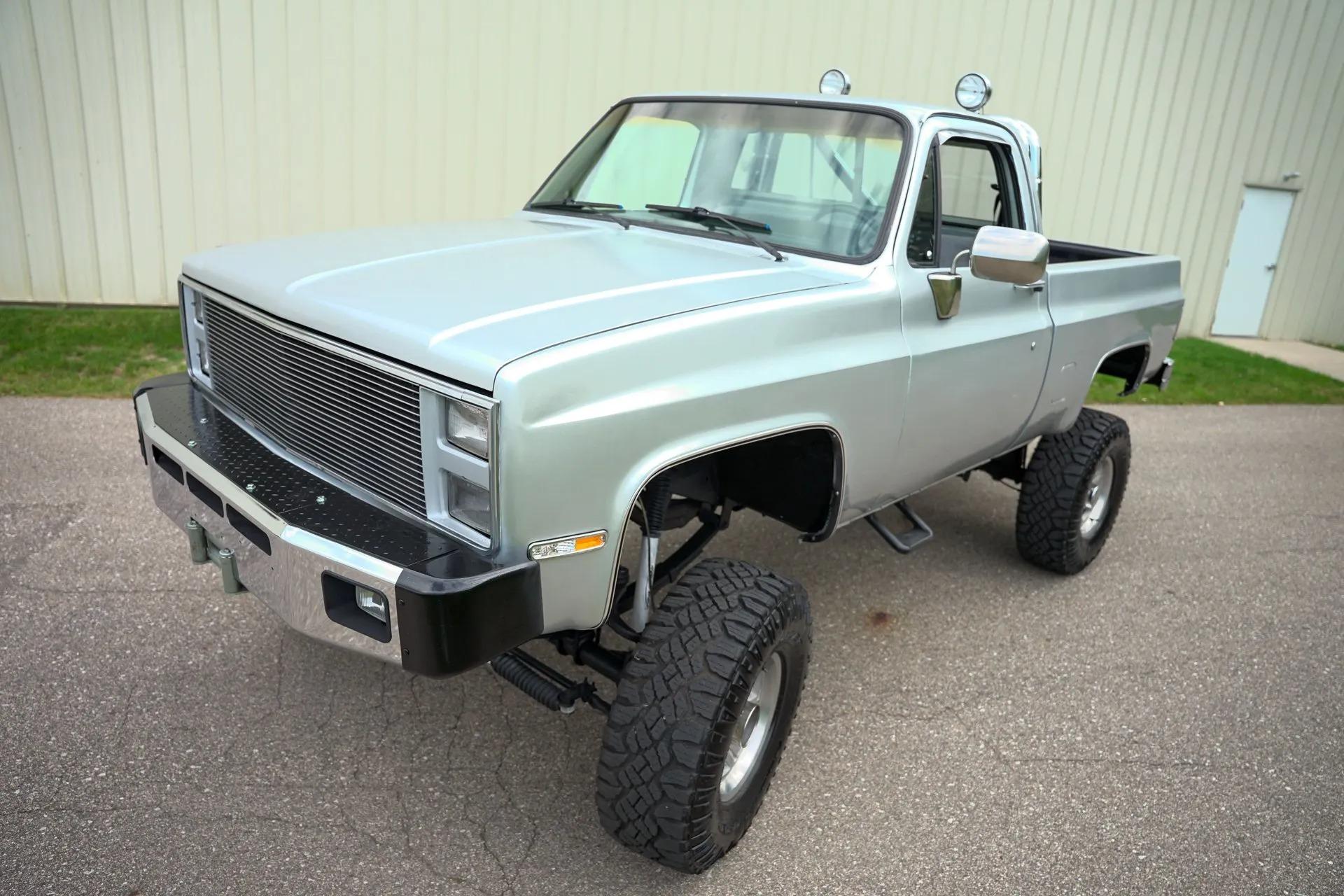 Lifted 1985 Chevrolet K10