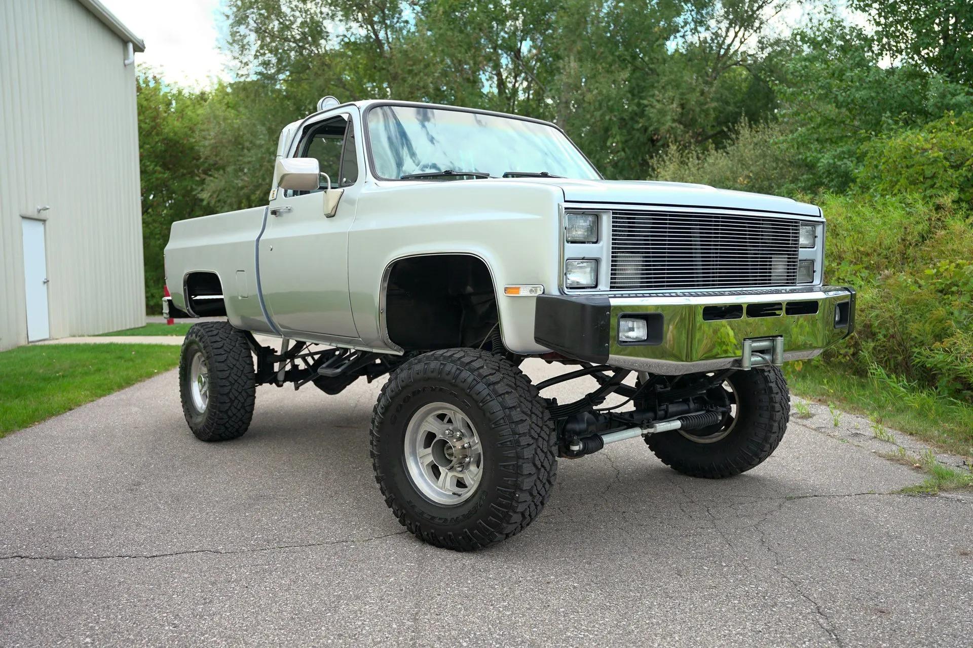 Lifted 1985 Chevrolet K10 - 4
