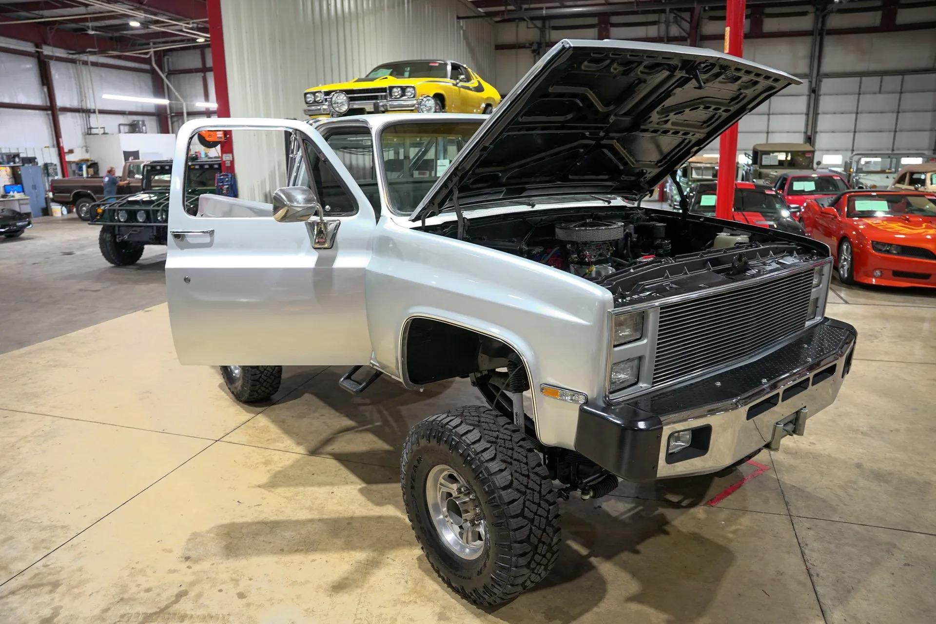 Lifted 1985 Chevrolet K10