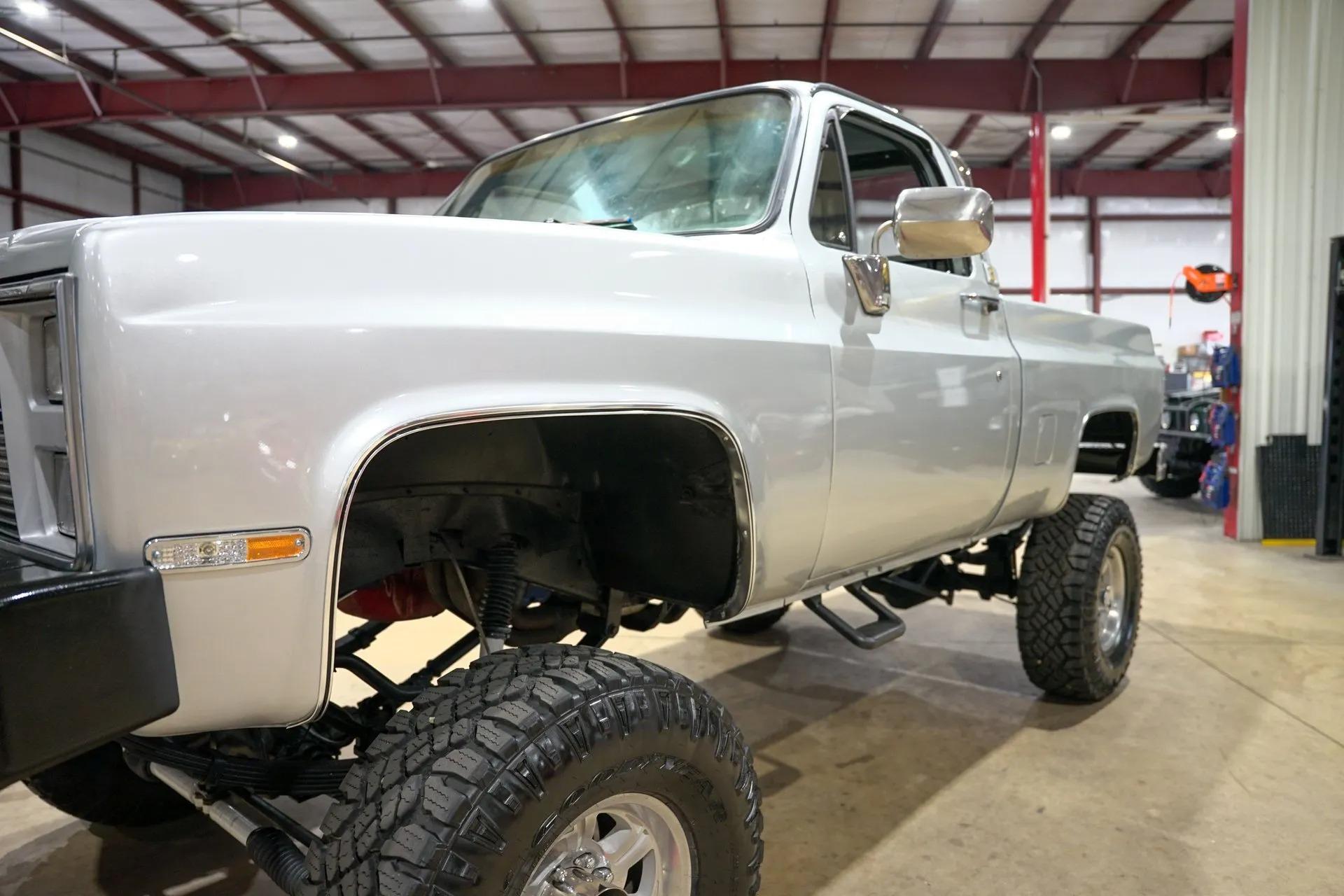 Lifted 1985 Chevrolet K10