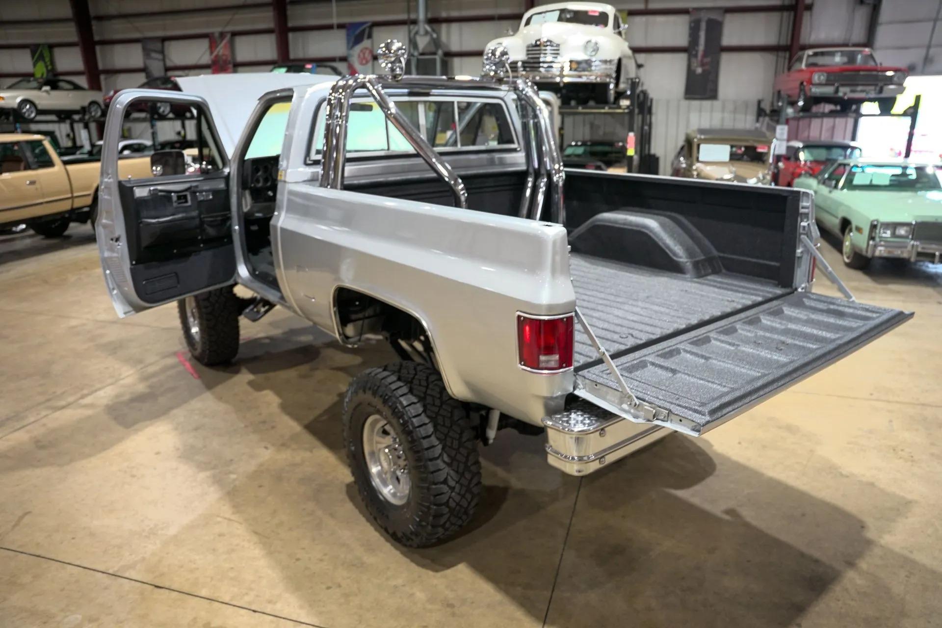 Lifted 1985 Chevrolet K10