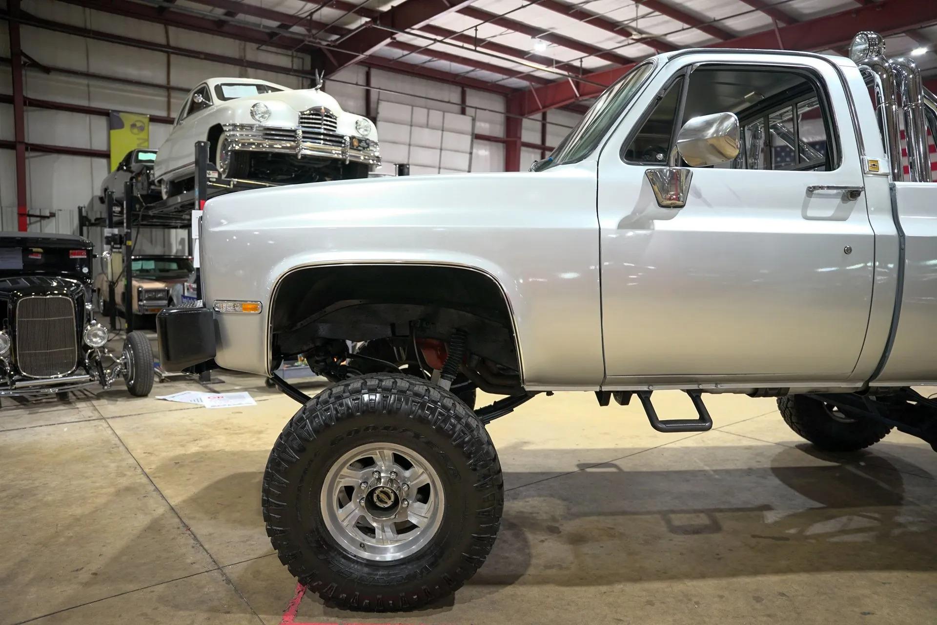 Lifted 1985 Chevrolet K10