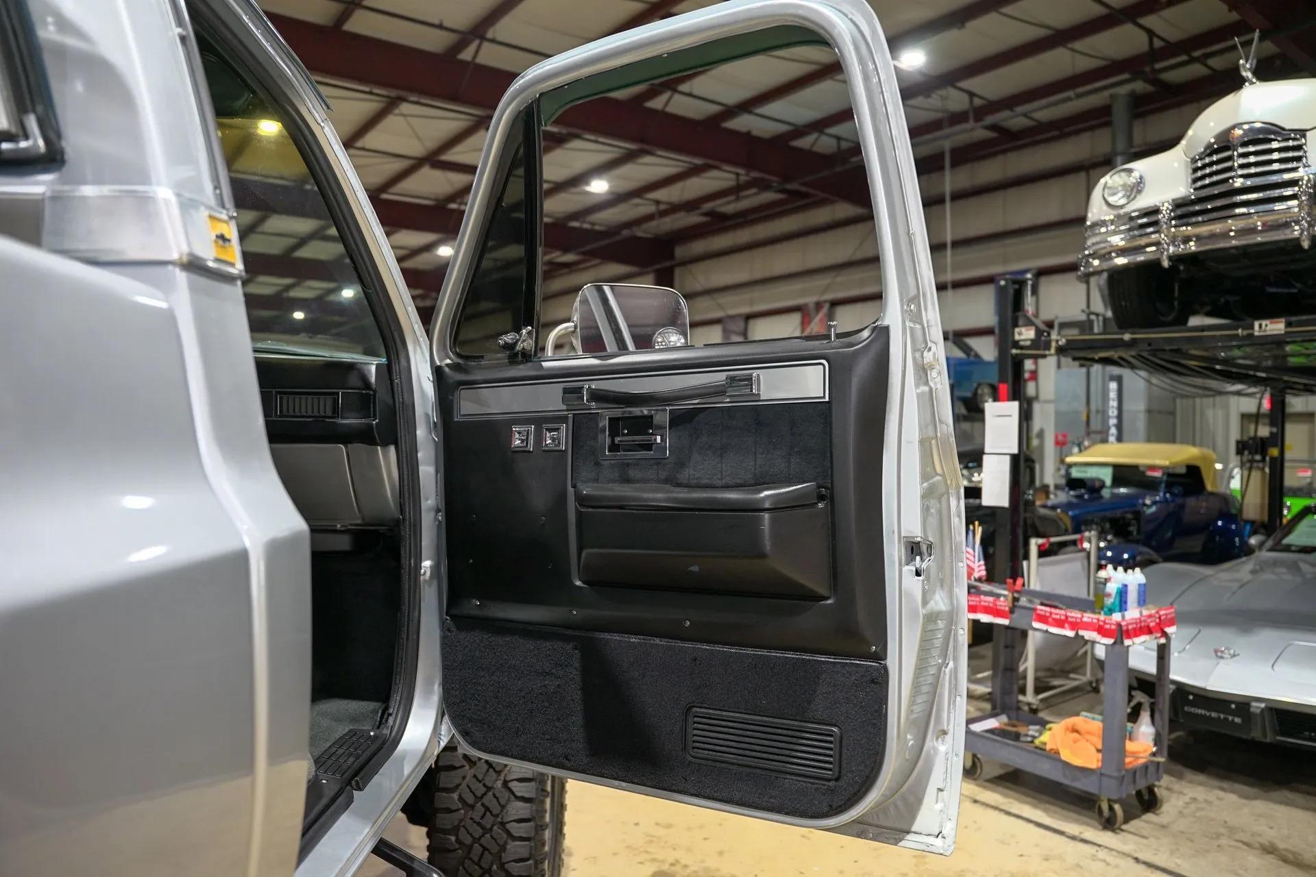 Lifted 1985 Chevrolet K10