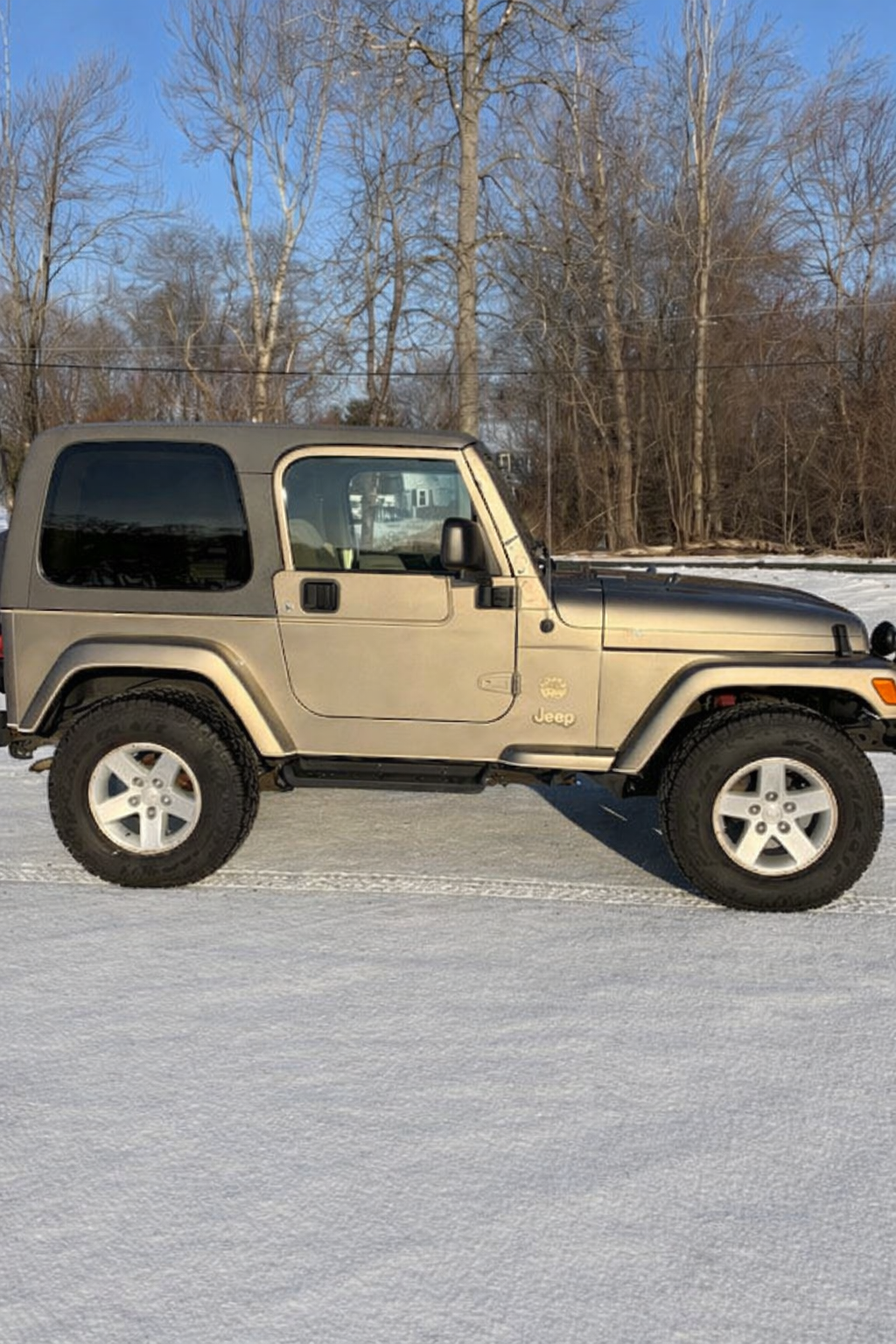 2004 Jeep Wrangler Sahara - 2