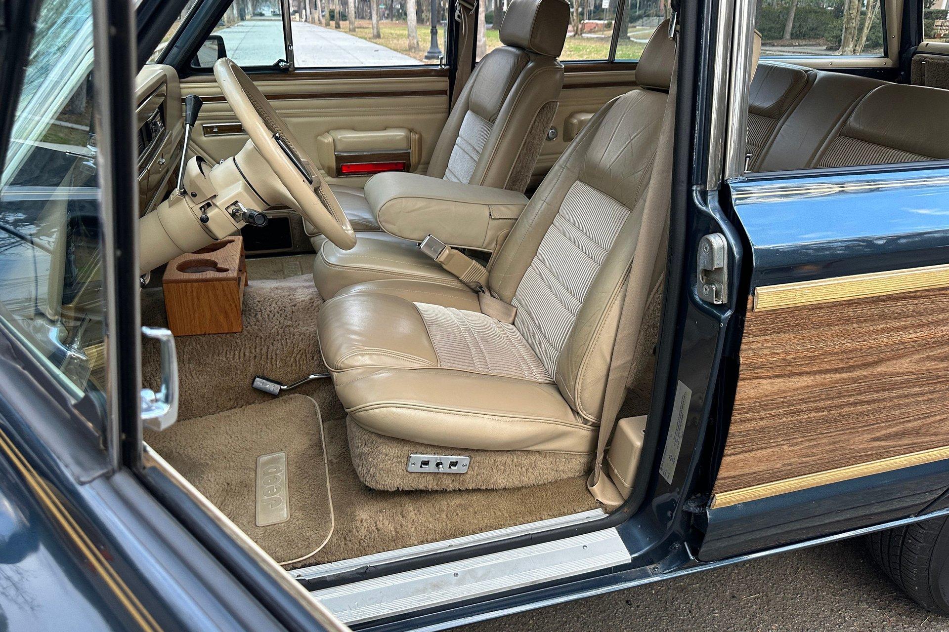 1989 Jeep Grand Wagoneer
