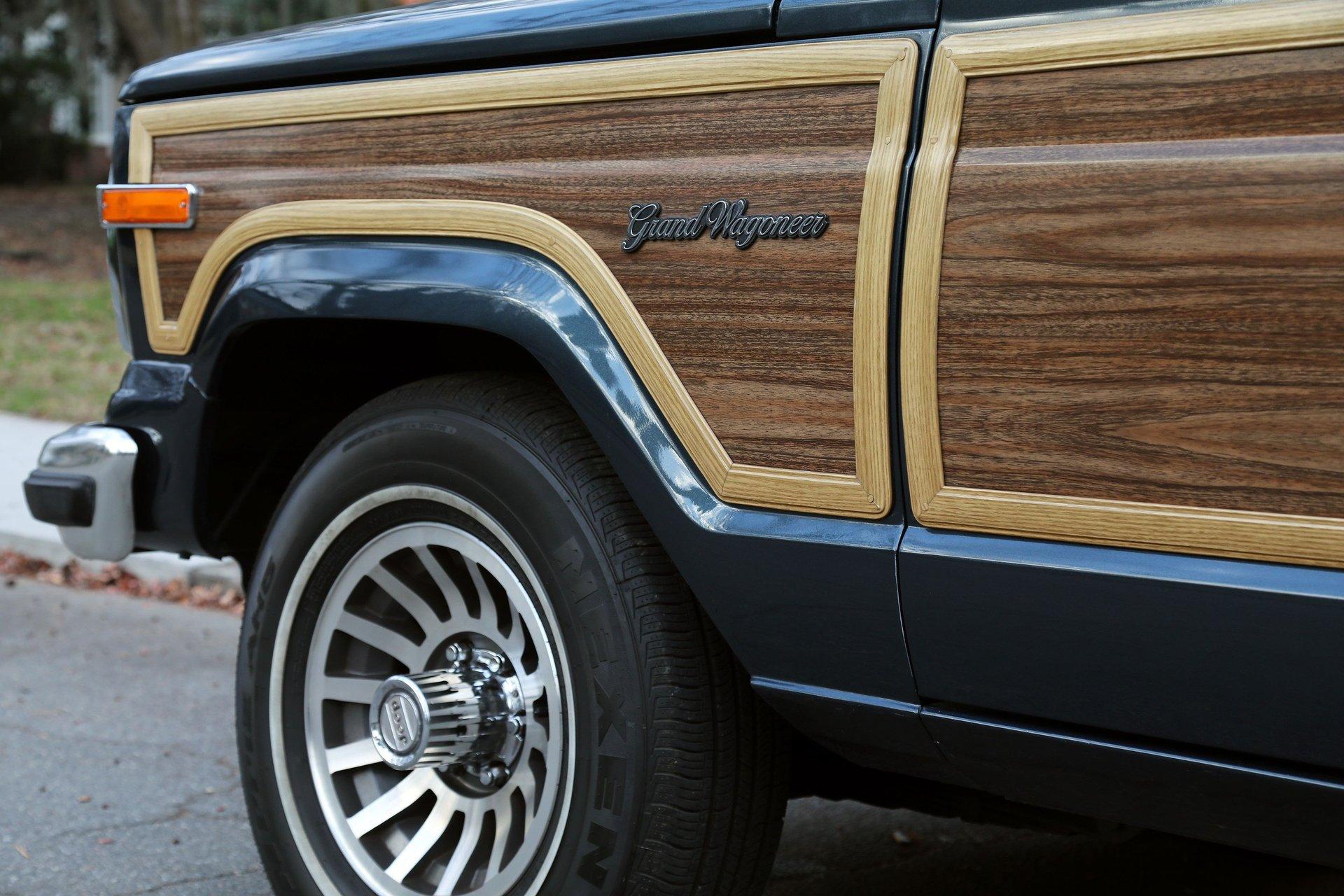 1989 Jeep Grand Wagoneer