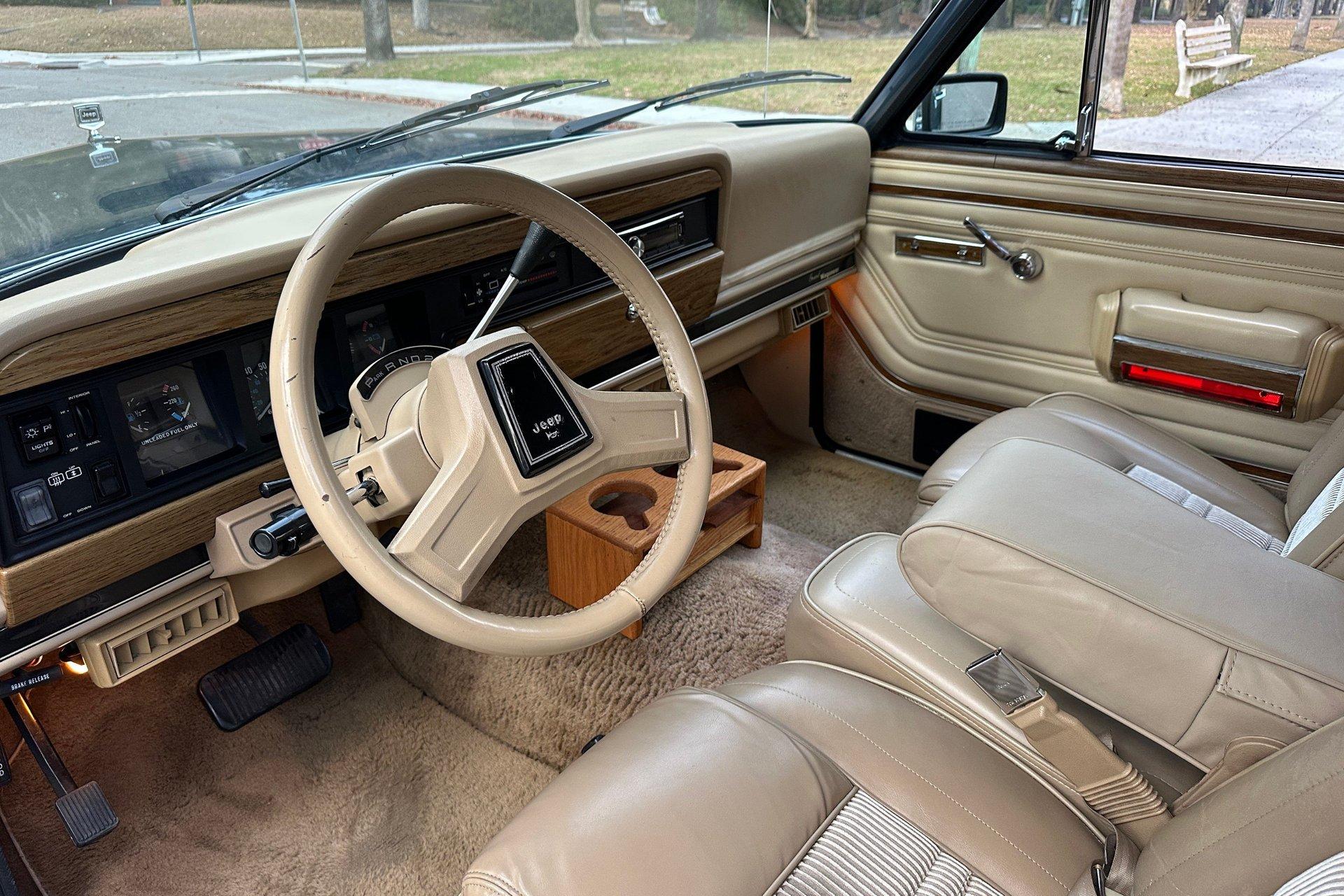 1989 Jeep Grand Wagoneer