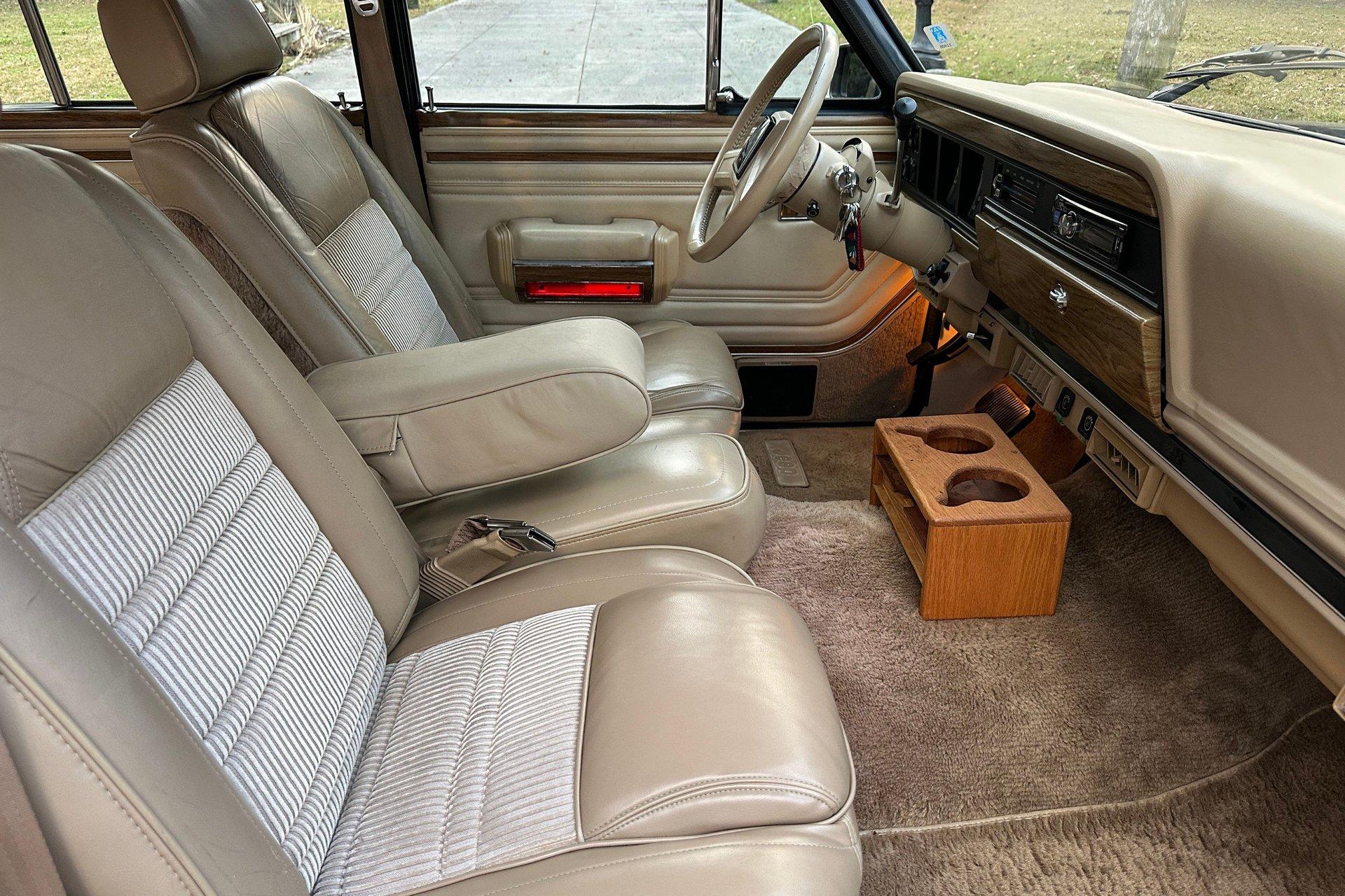 1989 Jeep Grand Wagoneer