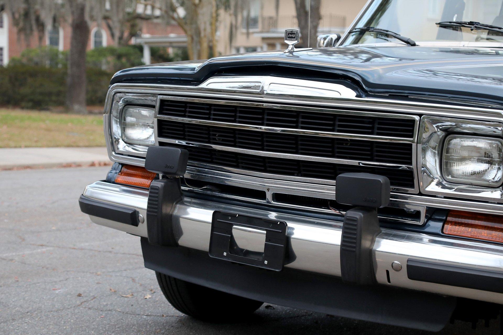 1989 Jeep Grand Wagoneer
