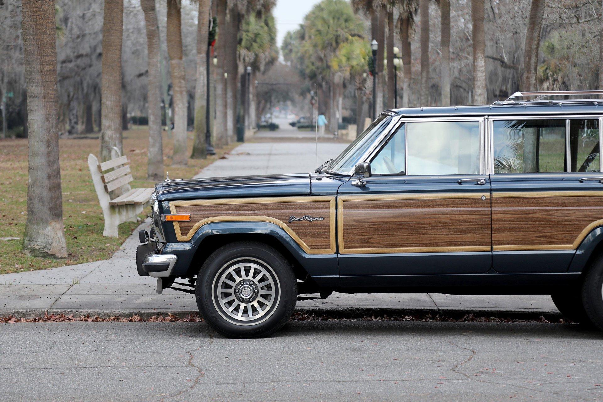 1989 Jeep Grand Wagoneer