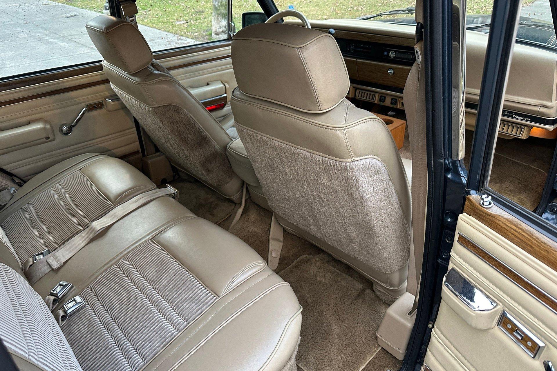 1989 Jeep Grand Wagoneer