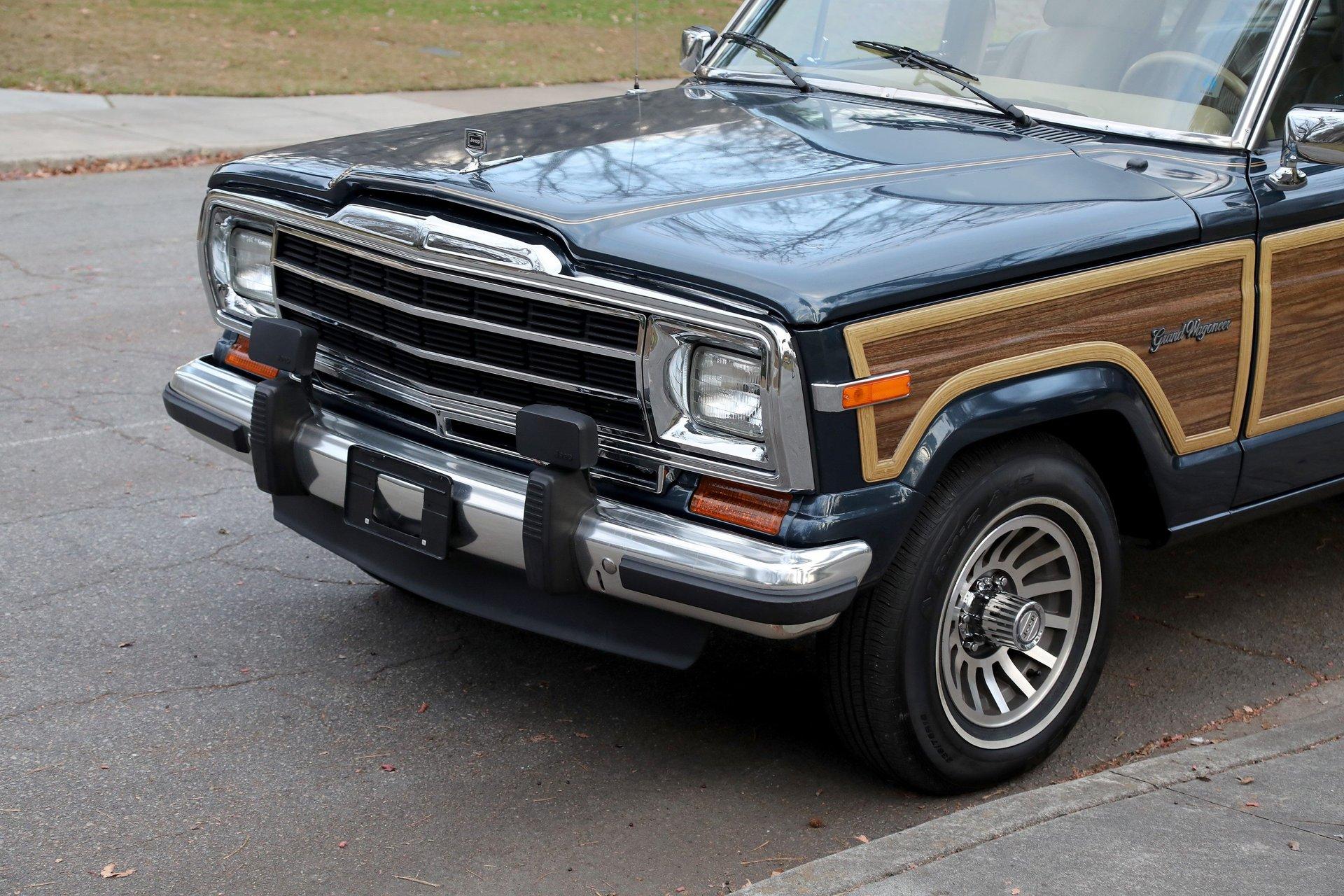 1989 Jeep Grand Wagoneer