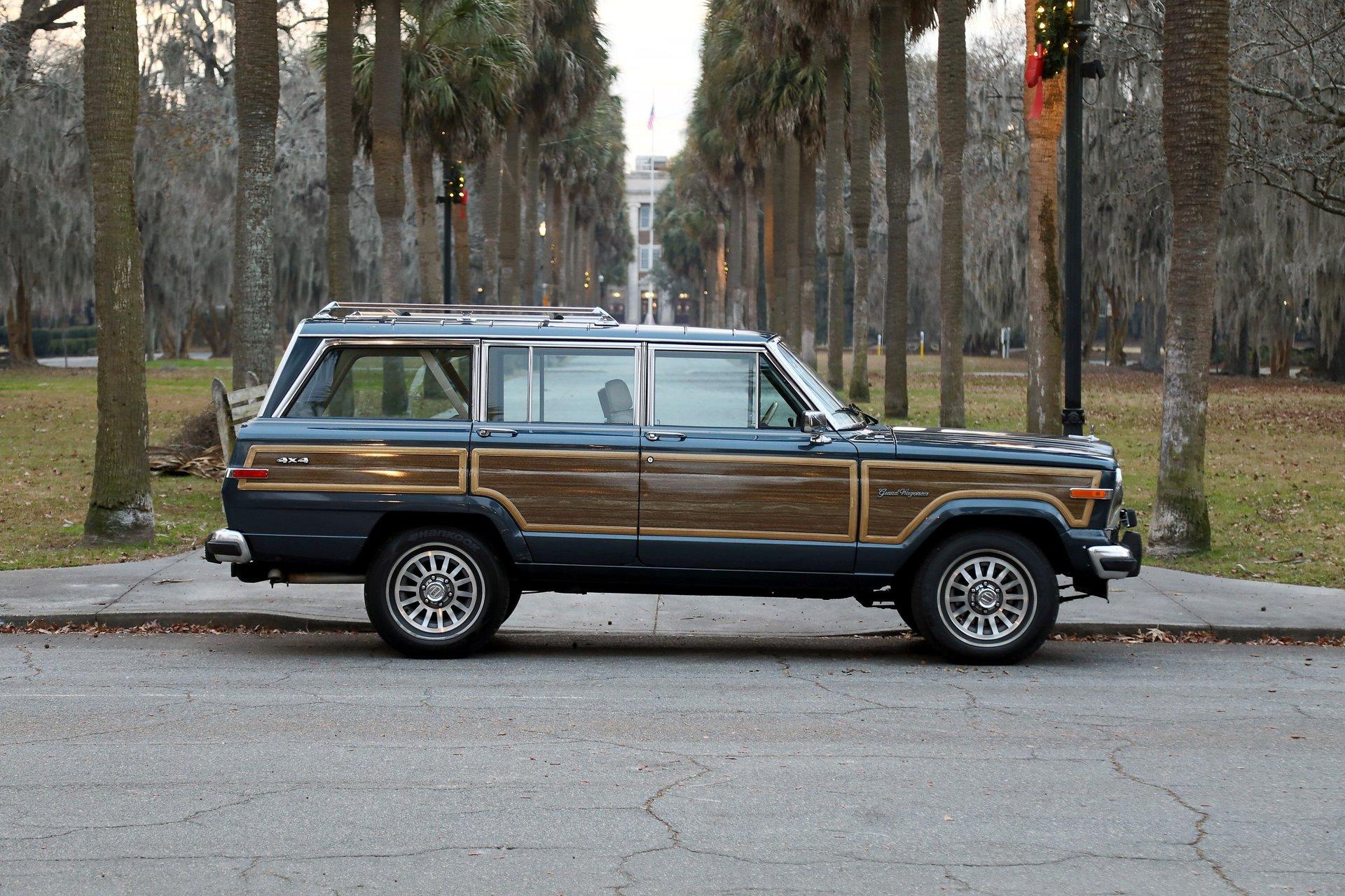 1989 Jeep Grand Wagoneer - 2