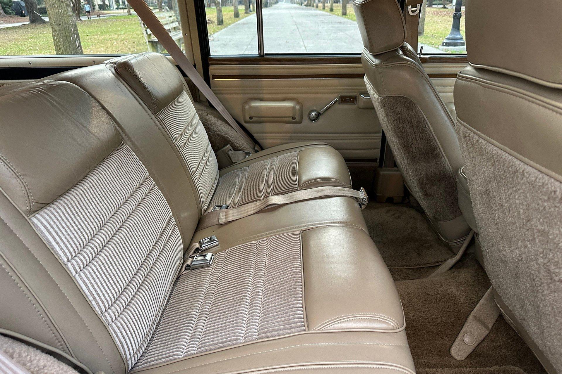 1989 Jeep Grand Wagoneer