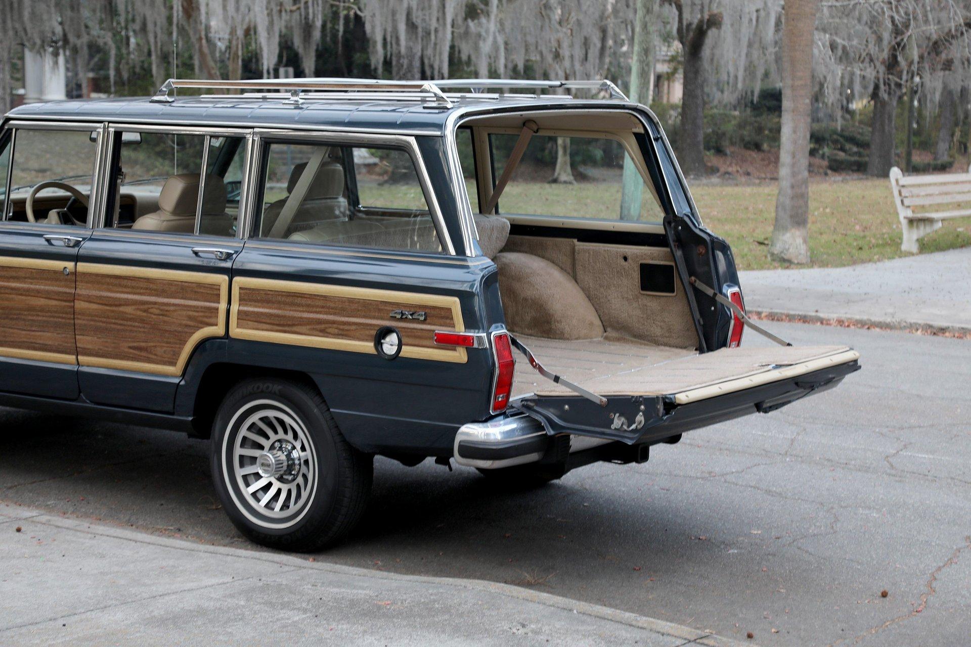 1989 Jeep Grand Wagoneer