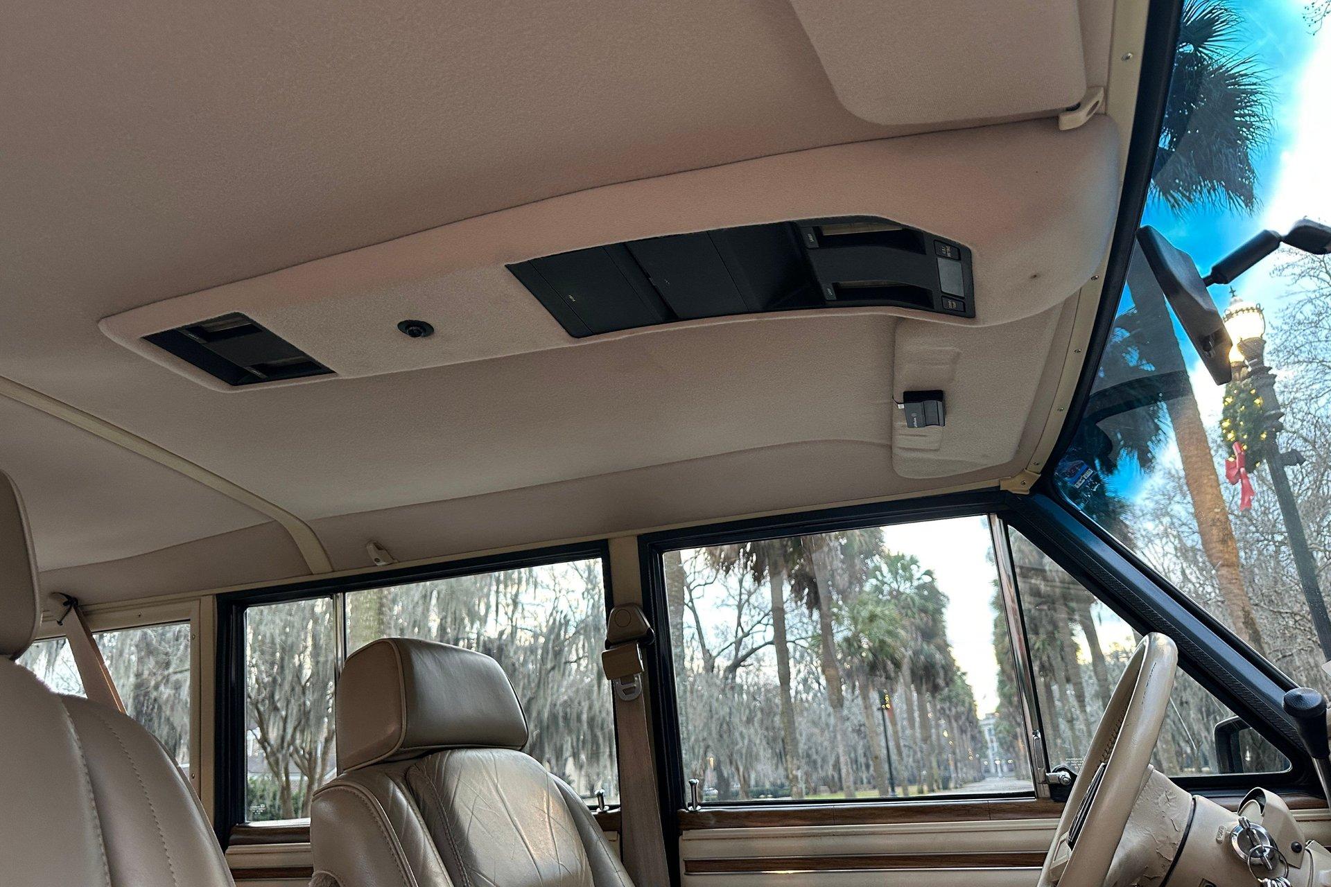 1989 Jeep Grand Wagoneer