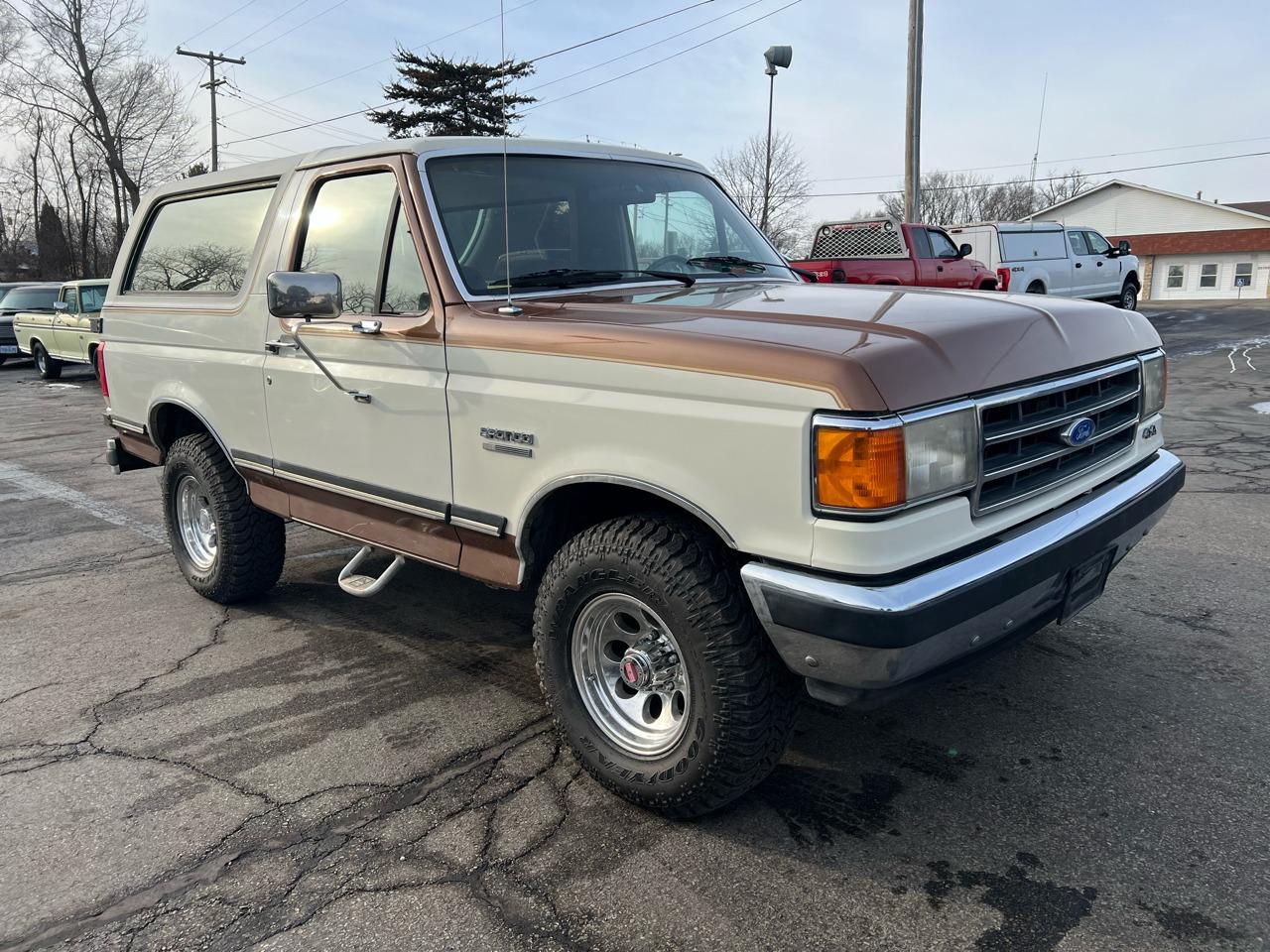 1990 Ford Bronco XLT 4×4 - 3