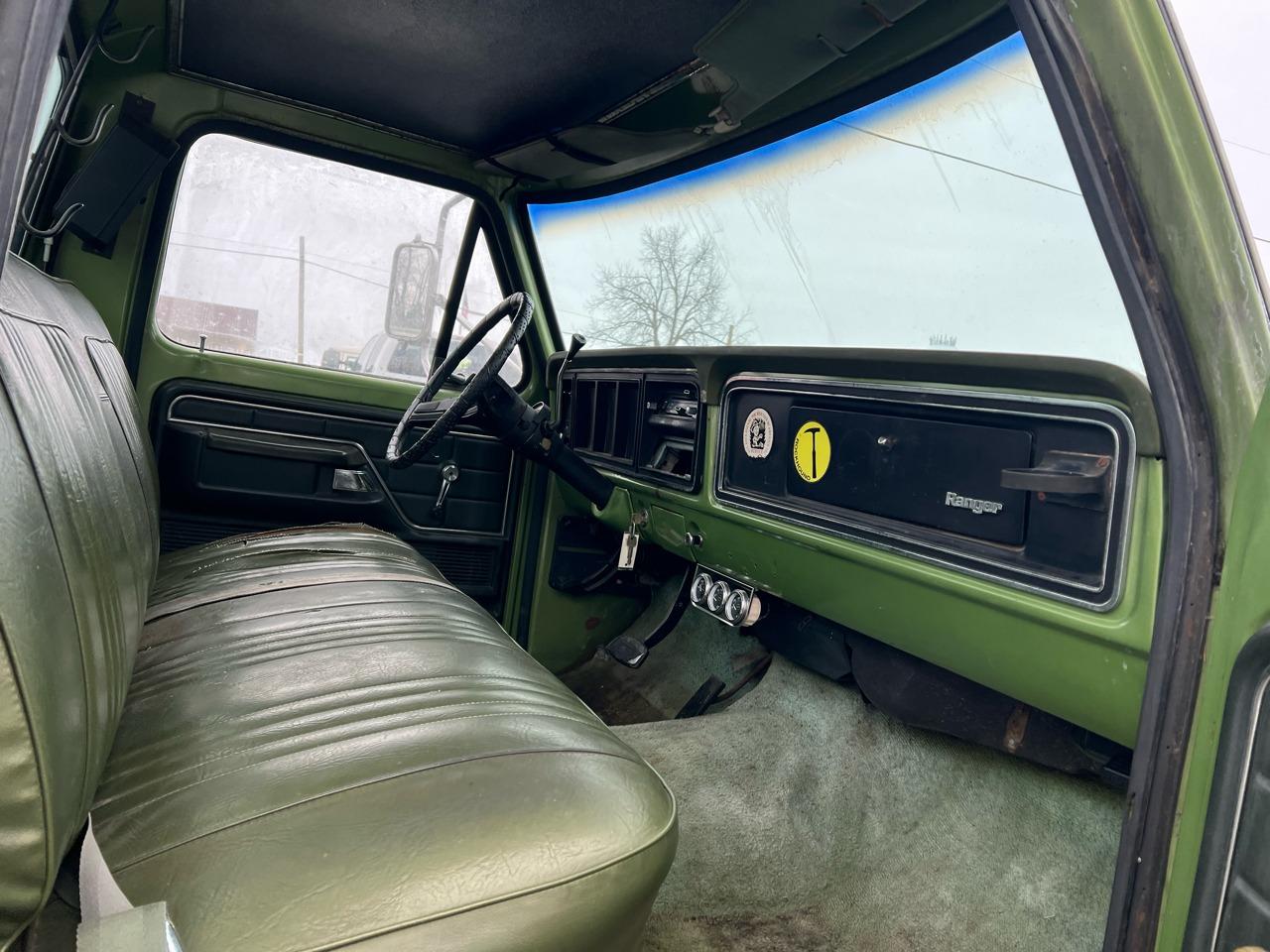 1975 Ford F-350 Ranger Camper Special