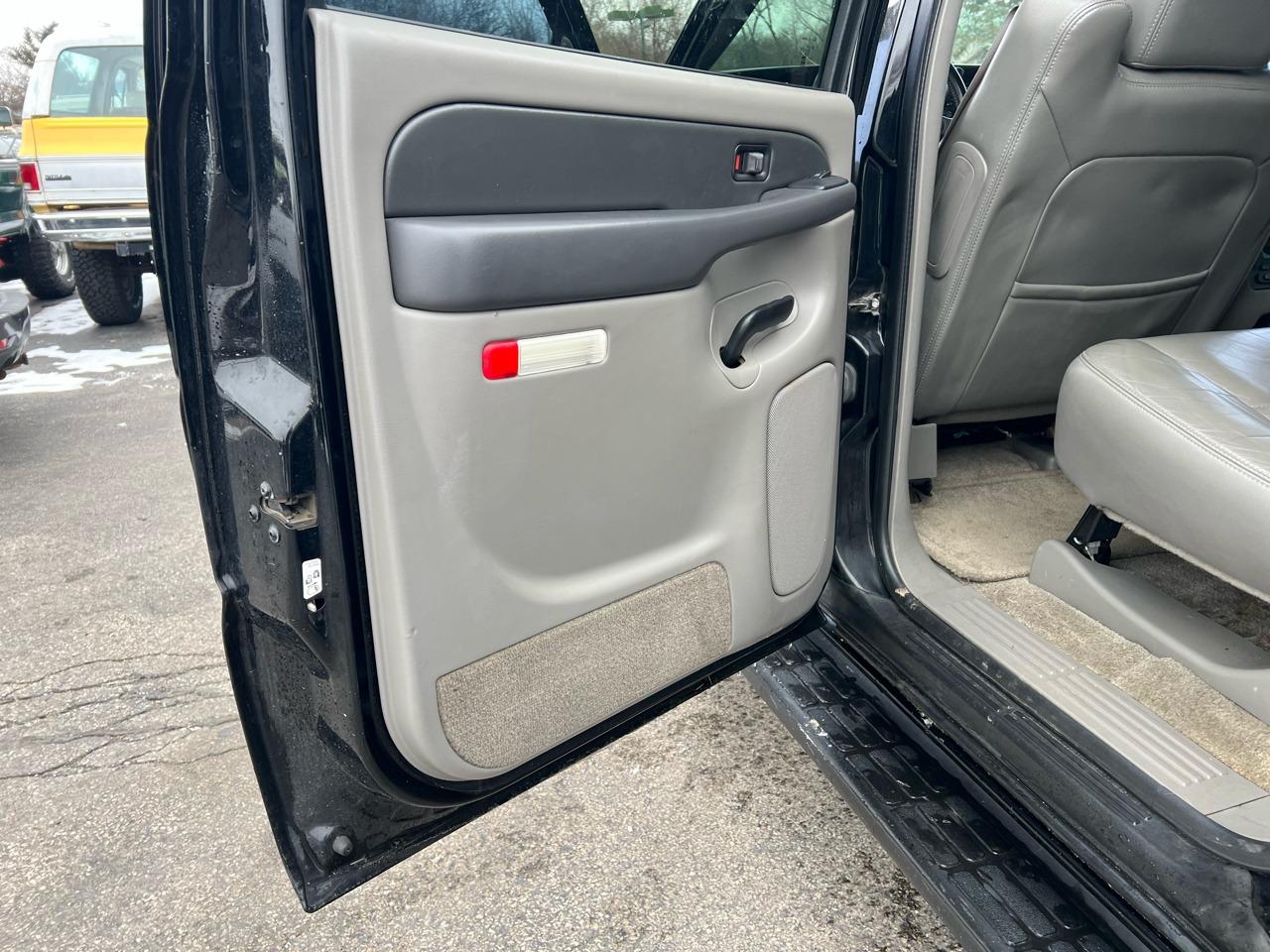 2003 Chevrolet Suburban 2500 LT