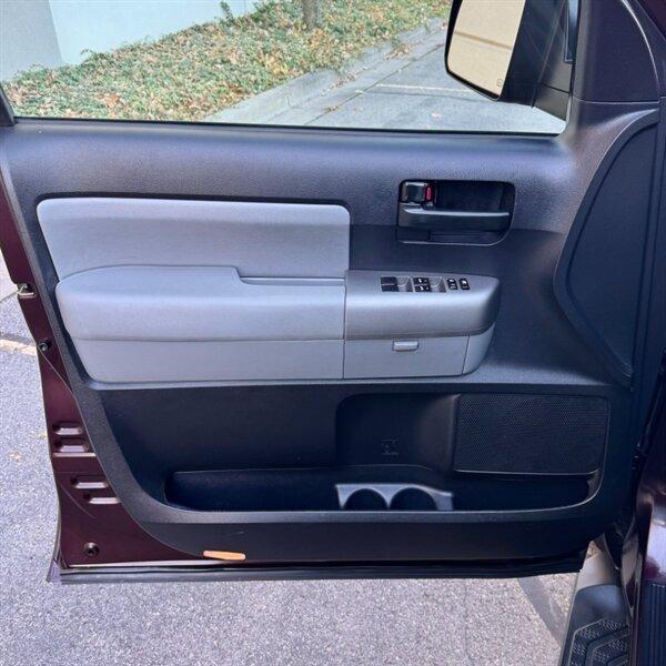 2016 Toyota Sequoia SR5