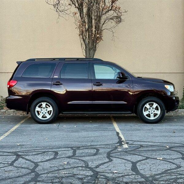 2016 Toyota Sequoia SR5 - 4