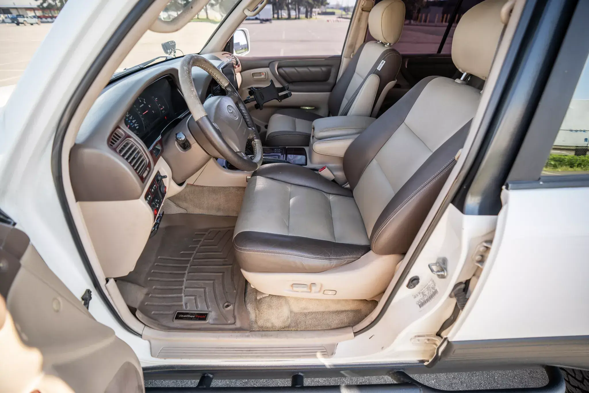 Modified 2000 Toyota Land Cruiser