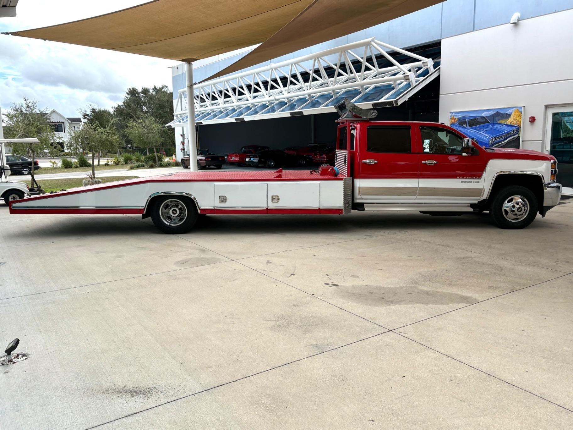 2017 Chevrolet Silverado Tow Truck
