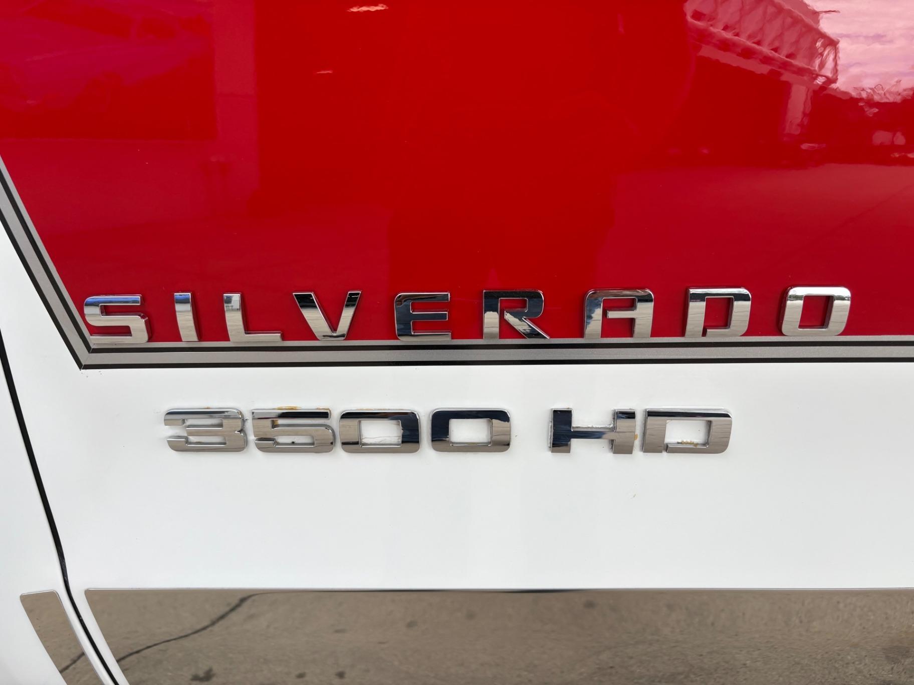 2017 Chevrolet Silverado Tow Truck