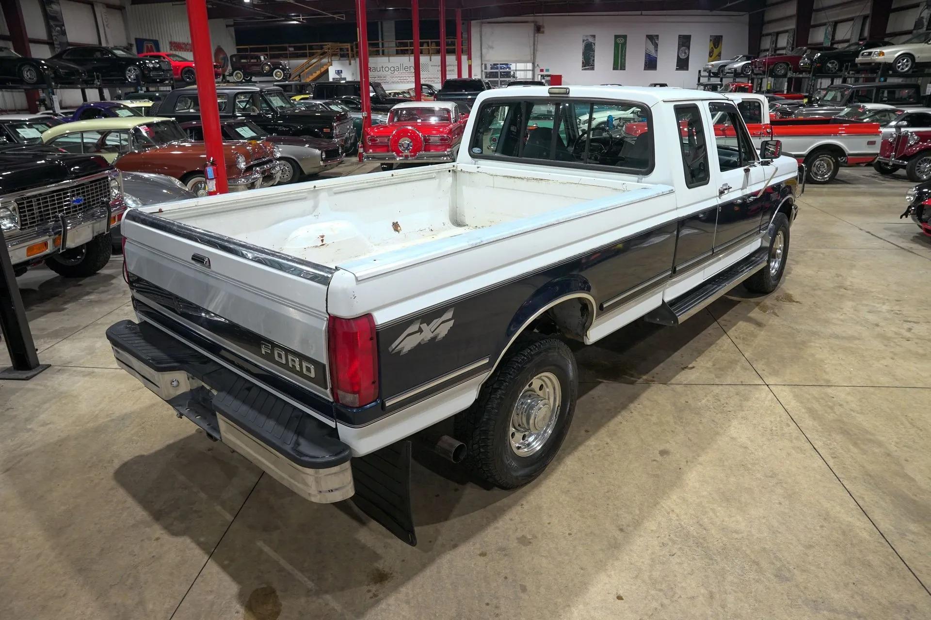 1993 Ford F-250 XLT - 3