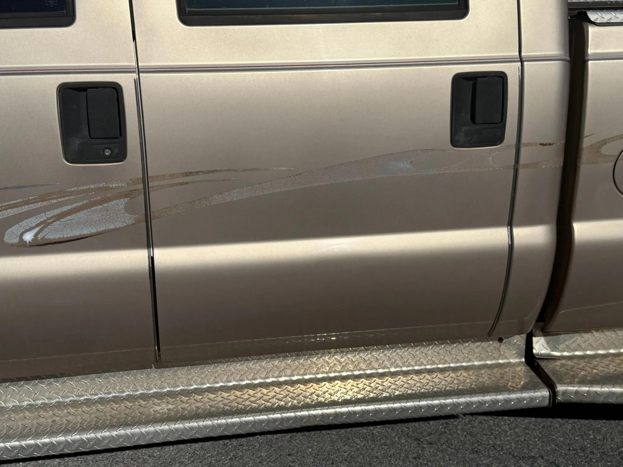 V10-Powered 1999 Ford F=350 Super Duty