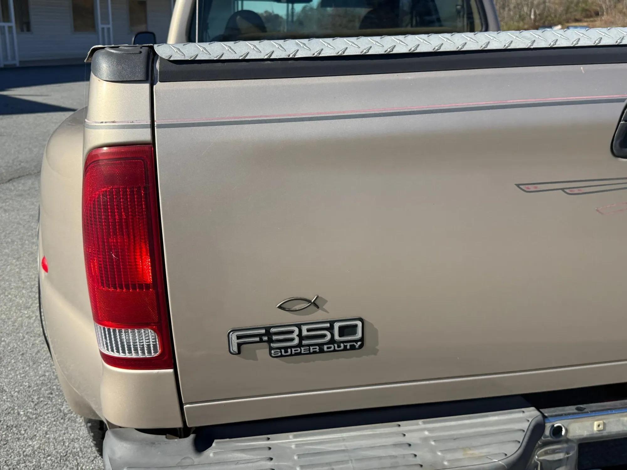 V10-Powered 1999 Ford F=350 Super Duty