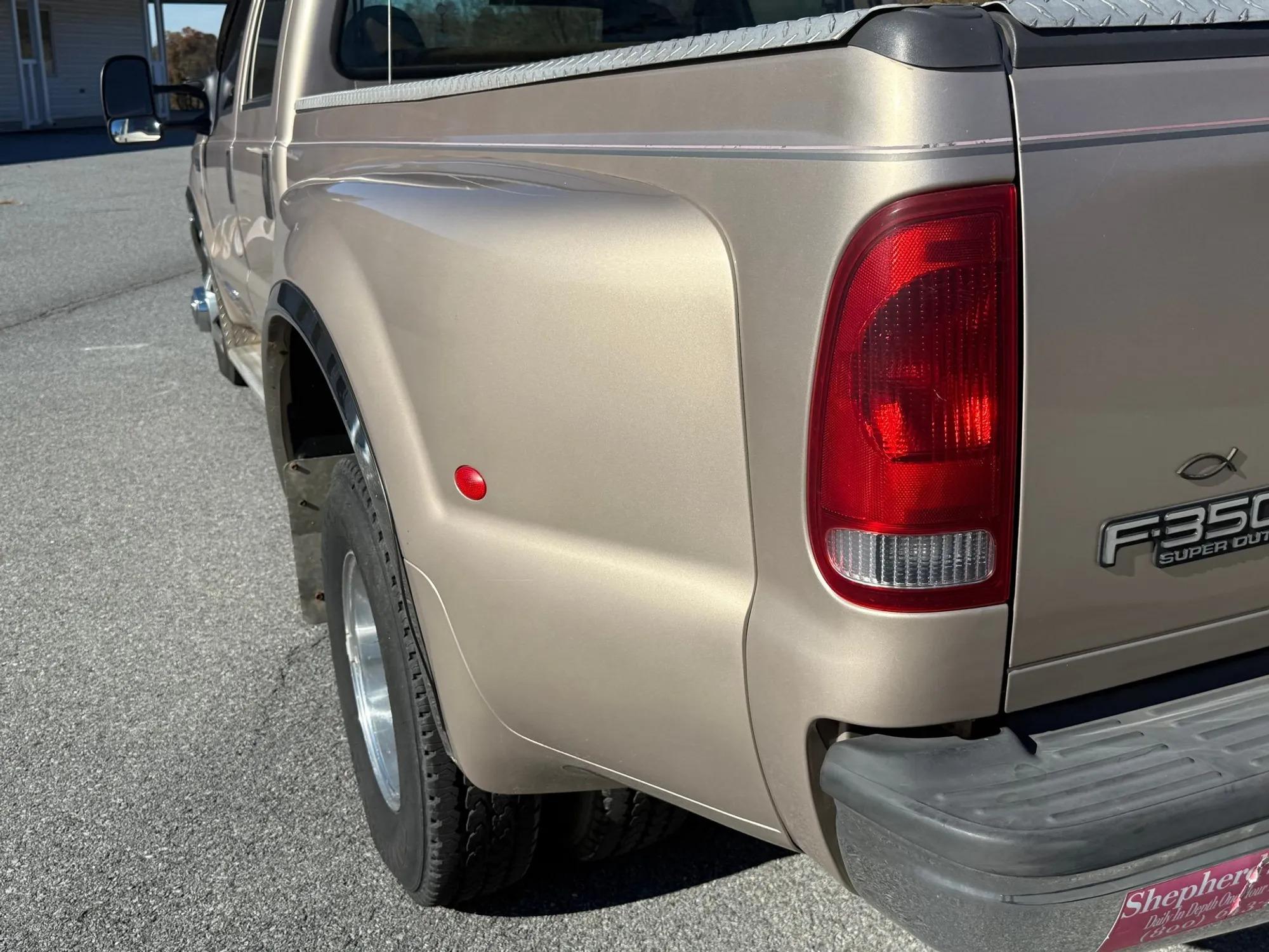 V10-Powered 1999 Ford F=350 Super Duty