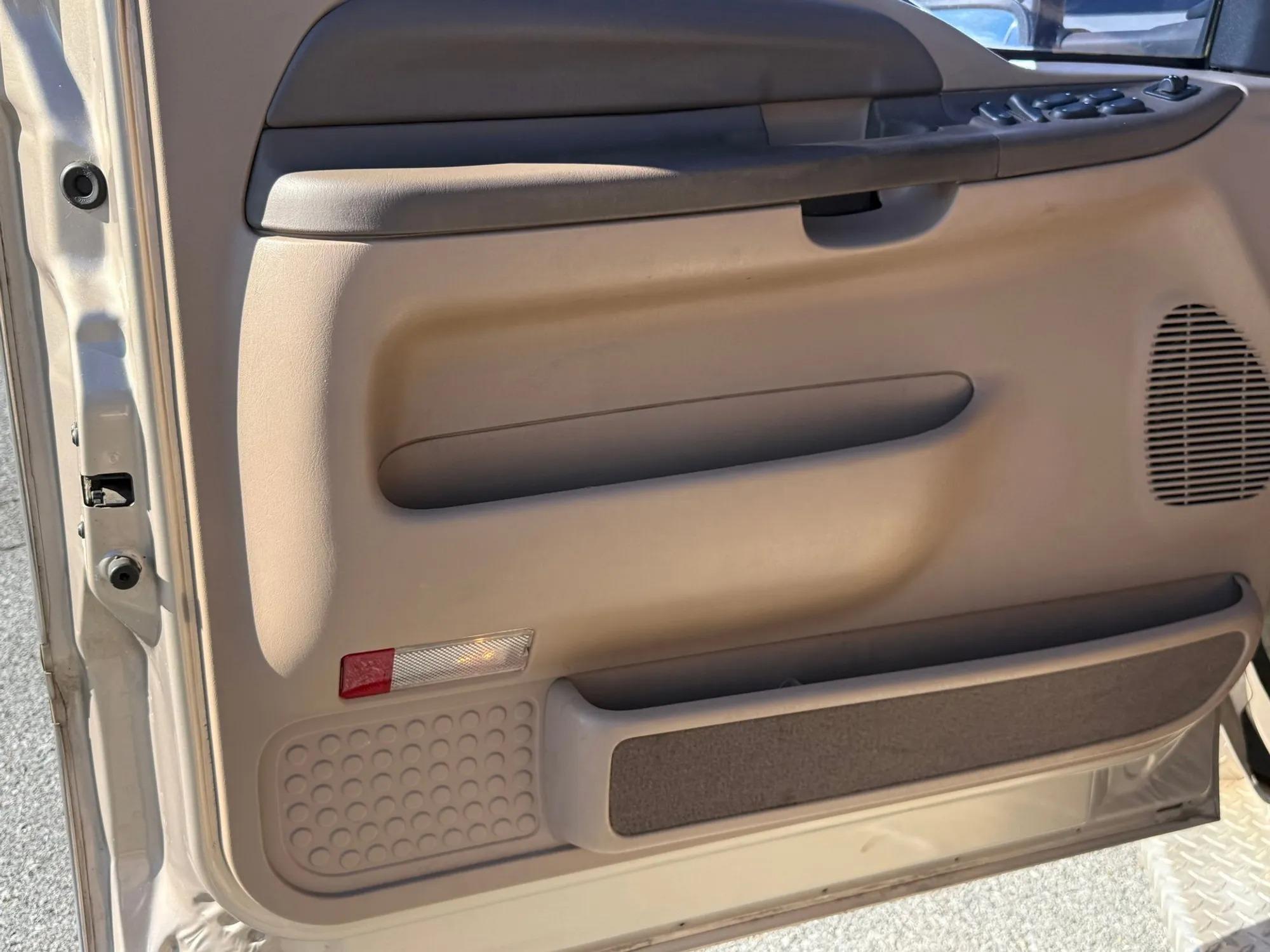 V10-Powered 1999 Ford F=350 Super Duty