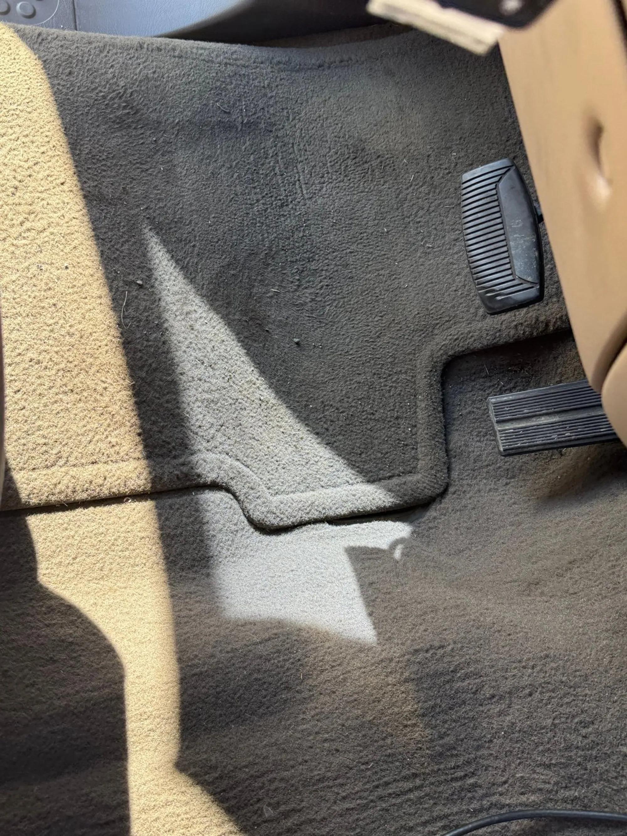 V10-Powered 1999 Ford F=350 Super Duty